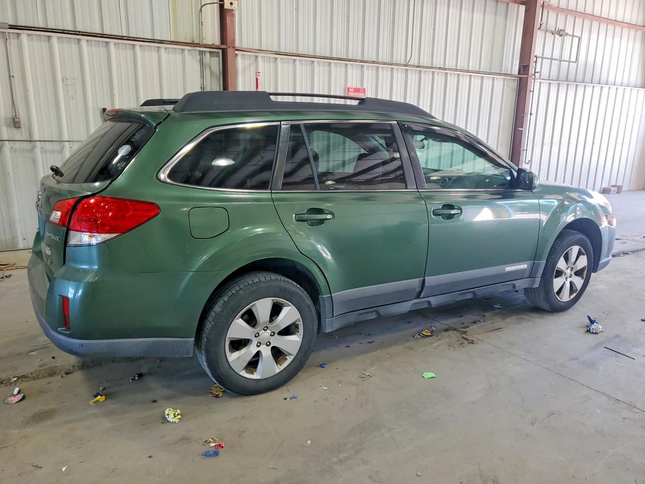 2010 Subaru Outback 2.5i Premium Green vin: 4S4BRCCC7A3339839