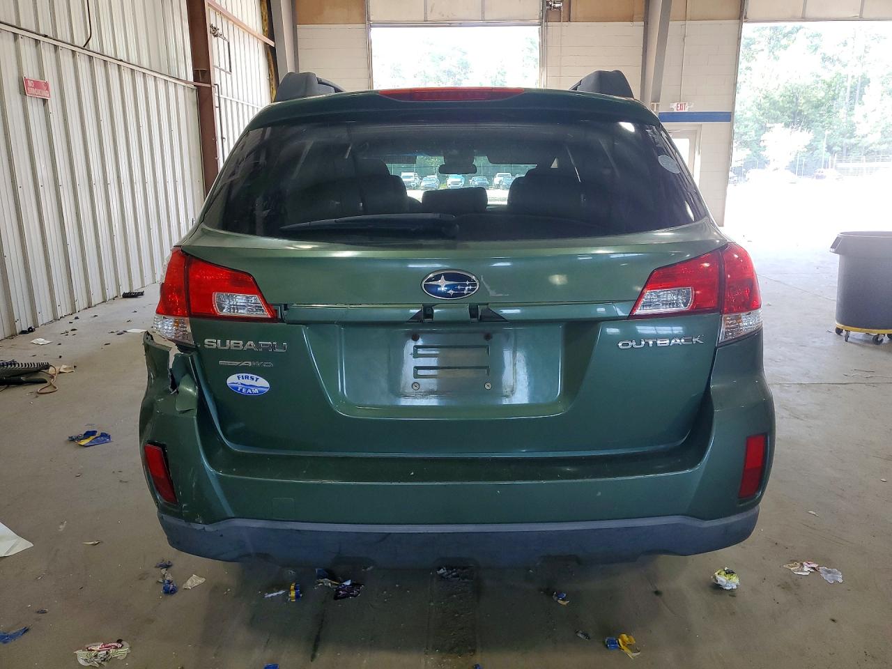 2010 Subaru Outback 2.5i Premium Green vin: 4S4BRCCC7A3339839