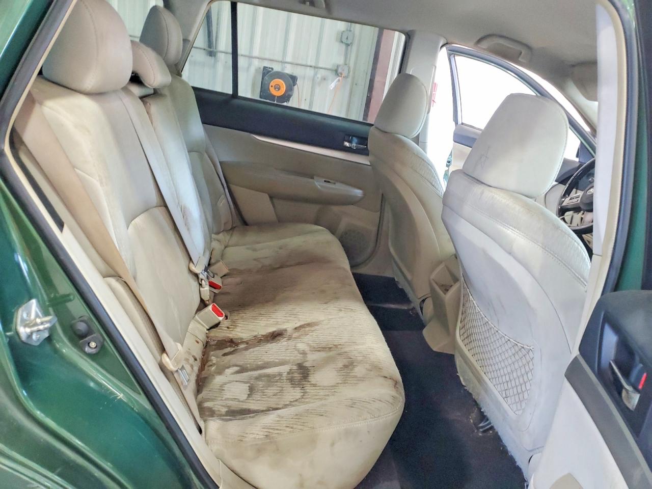 2010 Subaru Outback 2.5i Premium Green vin: 4S4BRCCC7A3339839