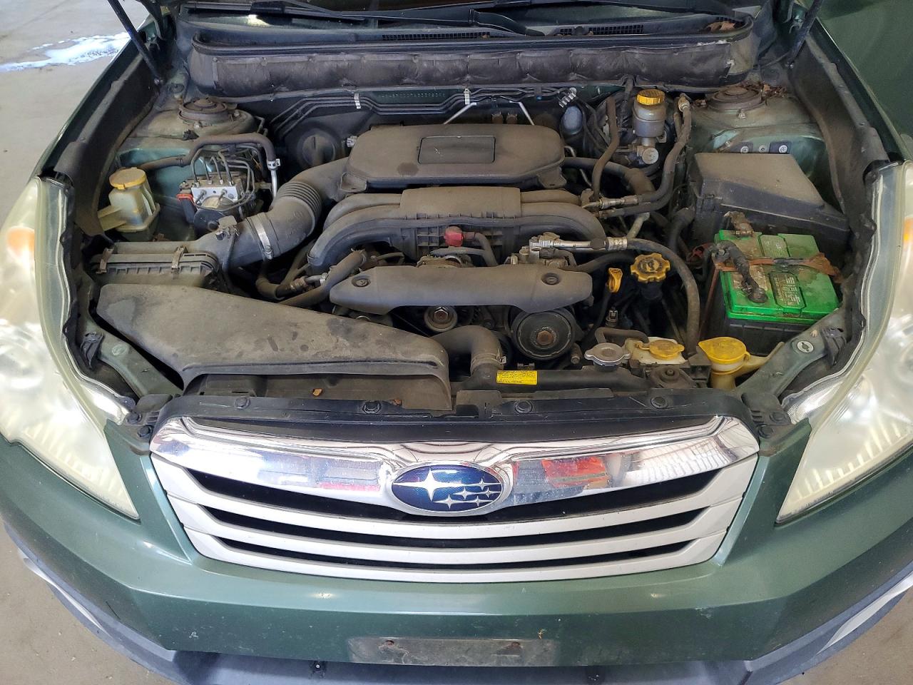 2010 Subaru Outback 2.5i Premium Green vin: 4S4BRCCC7A3339839