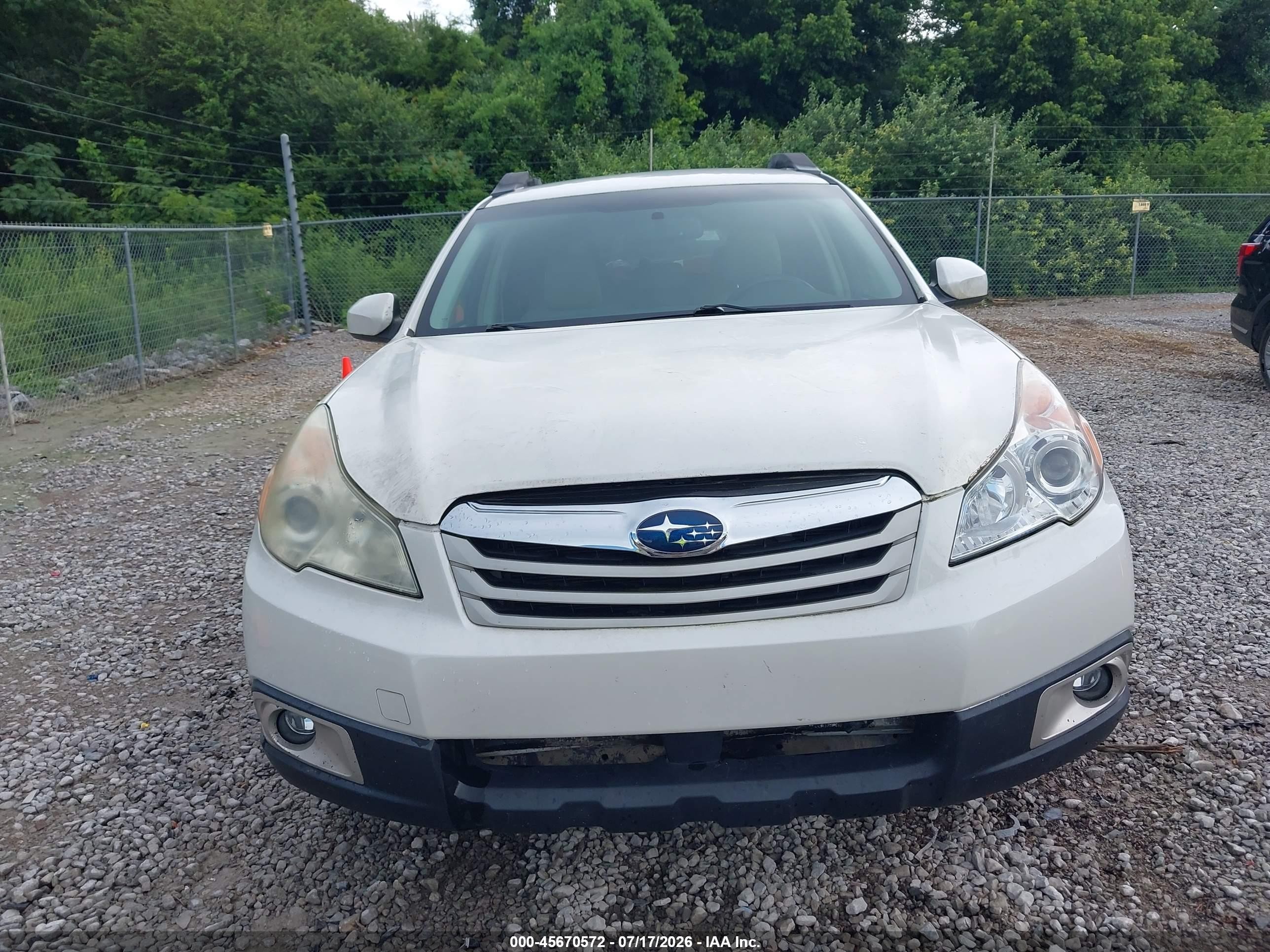 2010 Subaru Outback 2.5i Premium White vin: 4S4BRCCC7A3376227