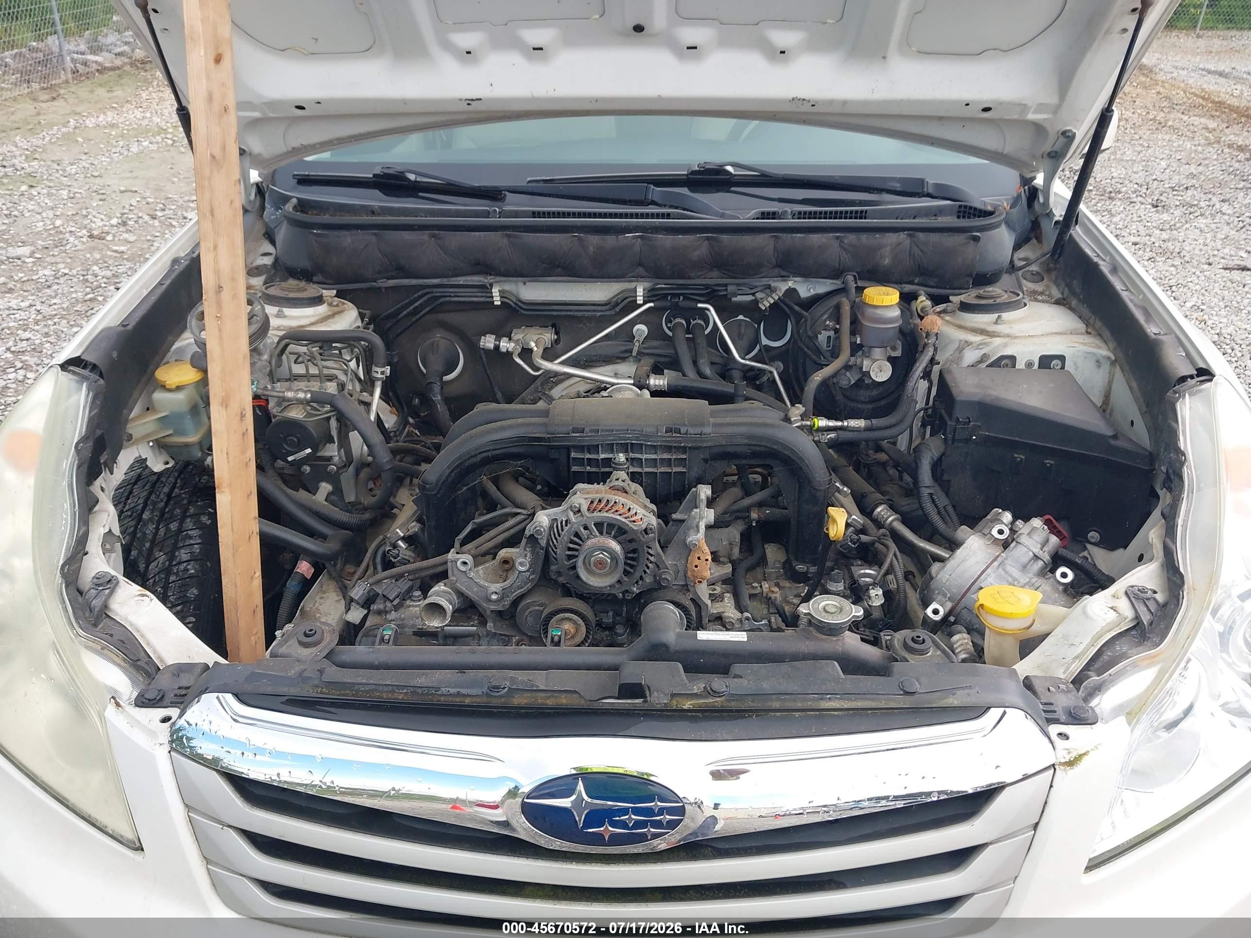 2010 Subaru Outback 2.5i Premium White vin: 4S4BRCCC7A3376227