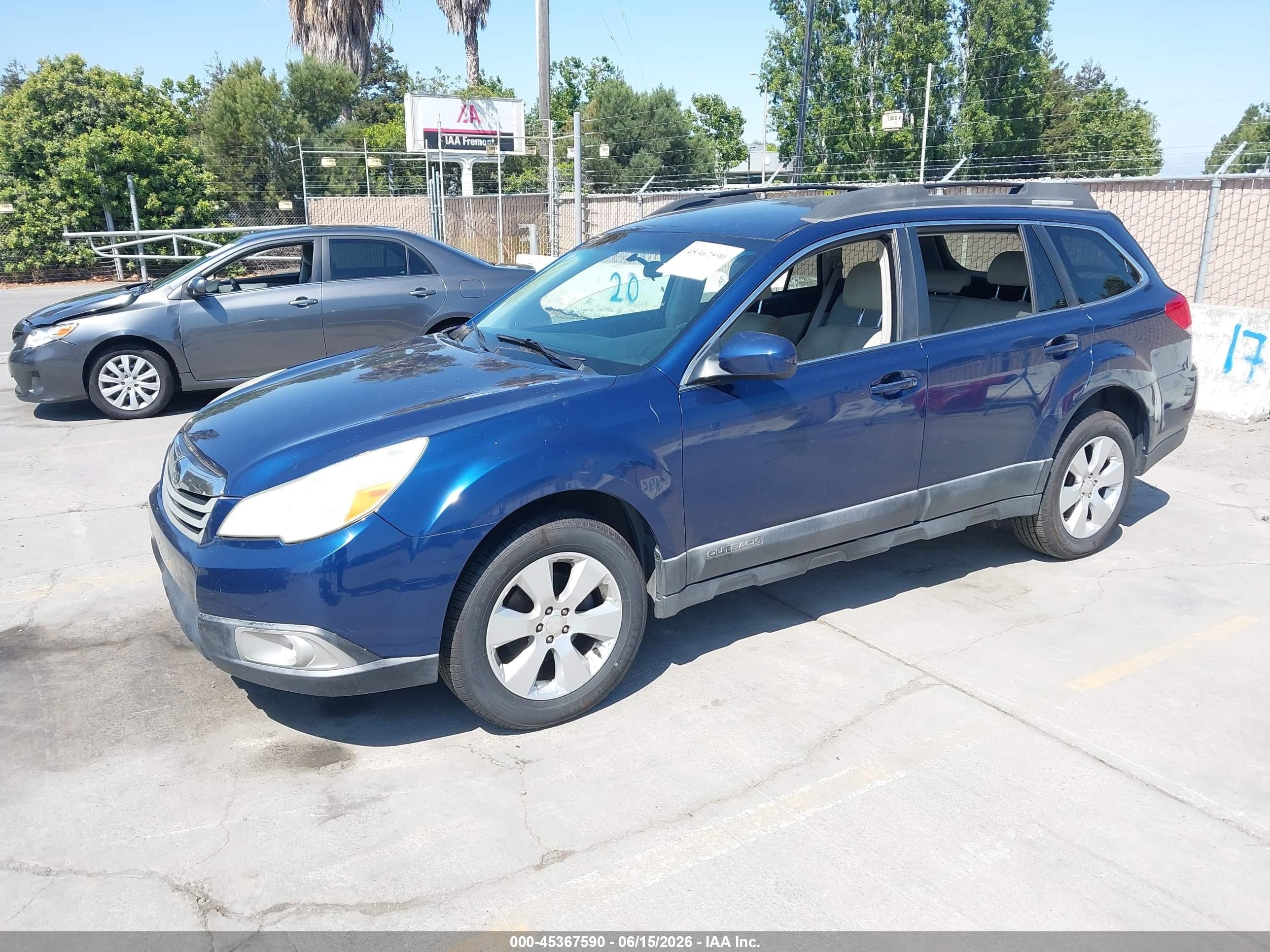 2010 Subaru Outback 2.5i Premium Blue vin: 4S4BRCCC7A3380620