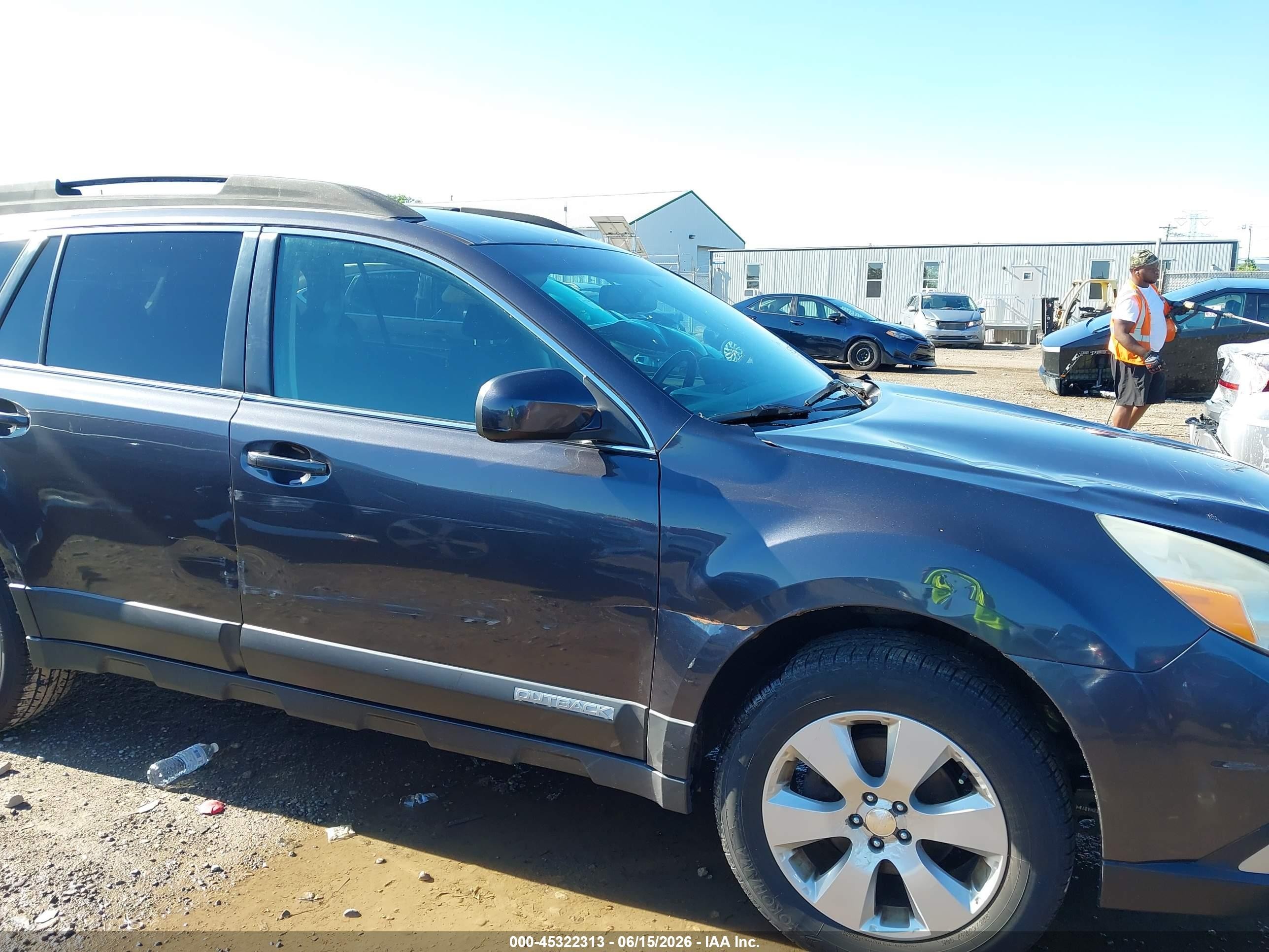 2011 Subaru Outback 2.5i Premium Gray vin: 4S4BRCCC7B3367917