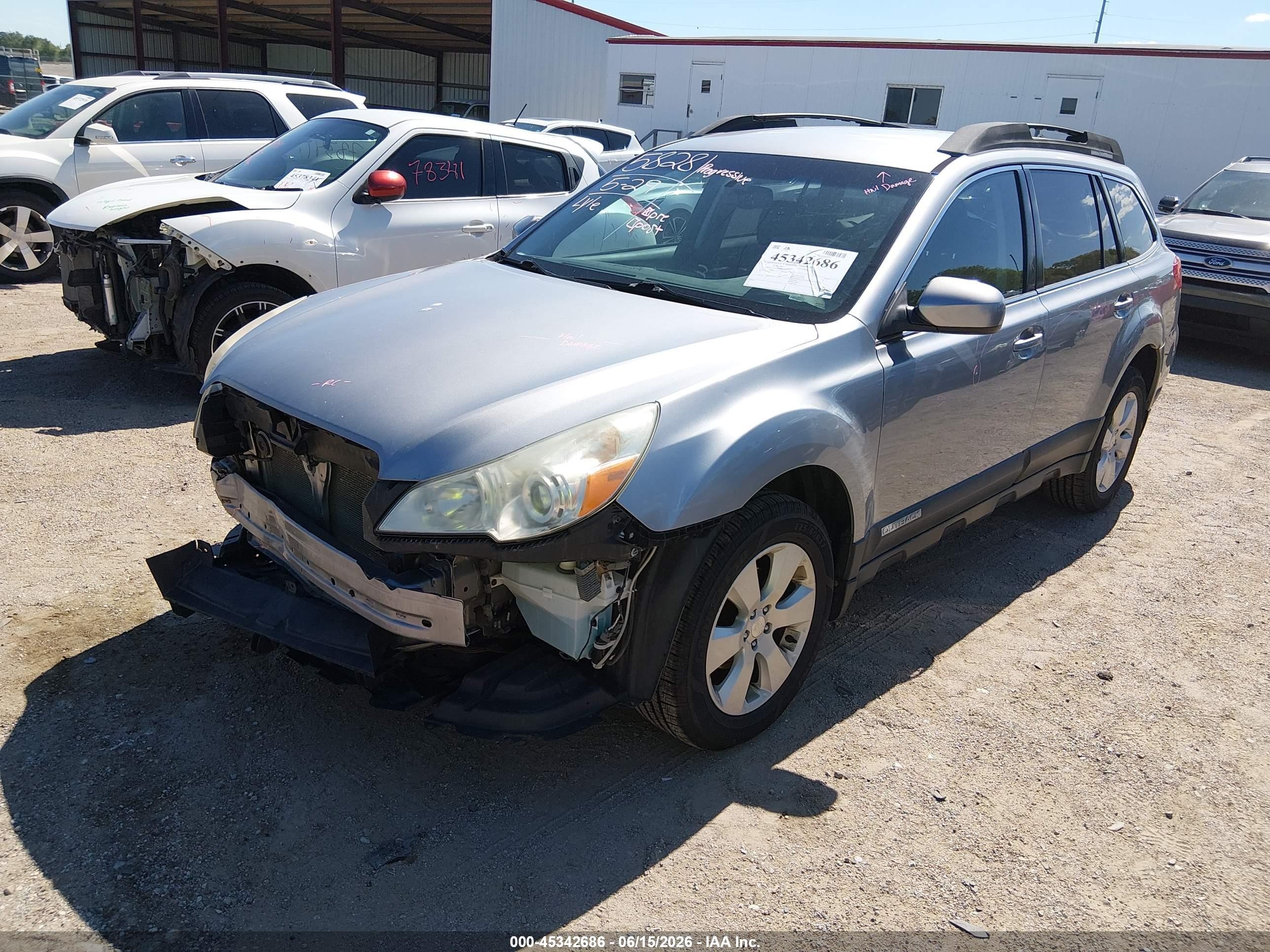 2011 Subaru Outback 2.5i Premium Silver vin: 4S4BRCCC7B3404321