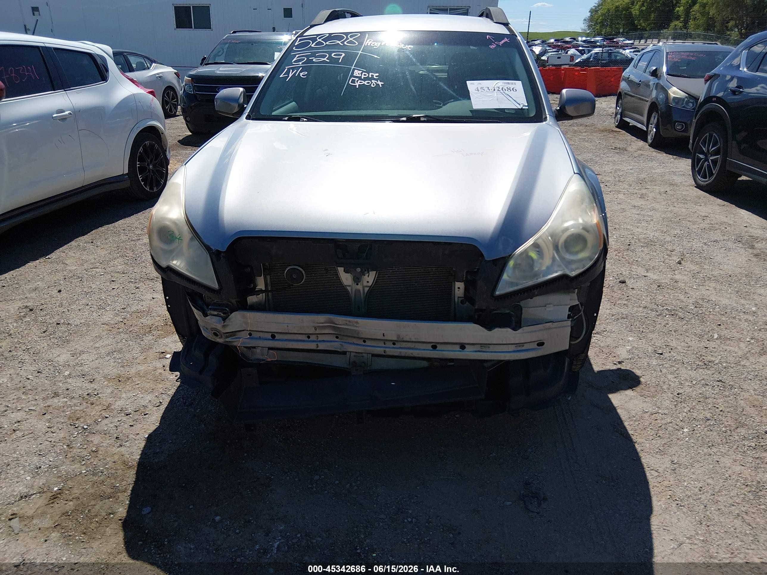 2011 Subaru Outback 2.5i Premium Silver vin: 4S4BRCCC7B3404321