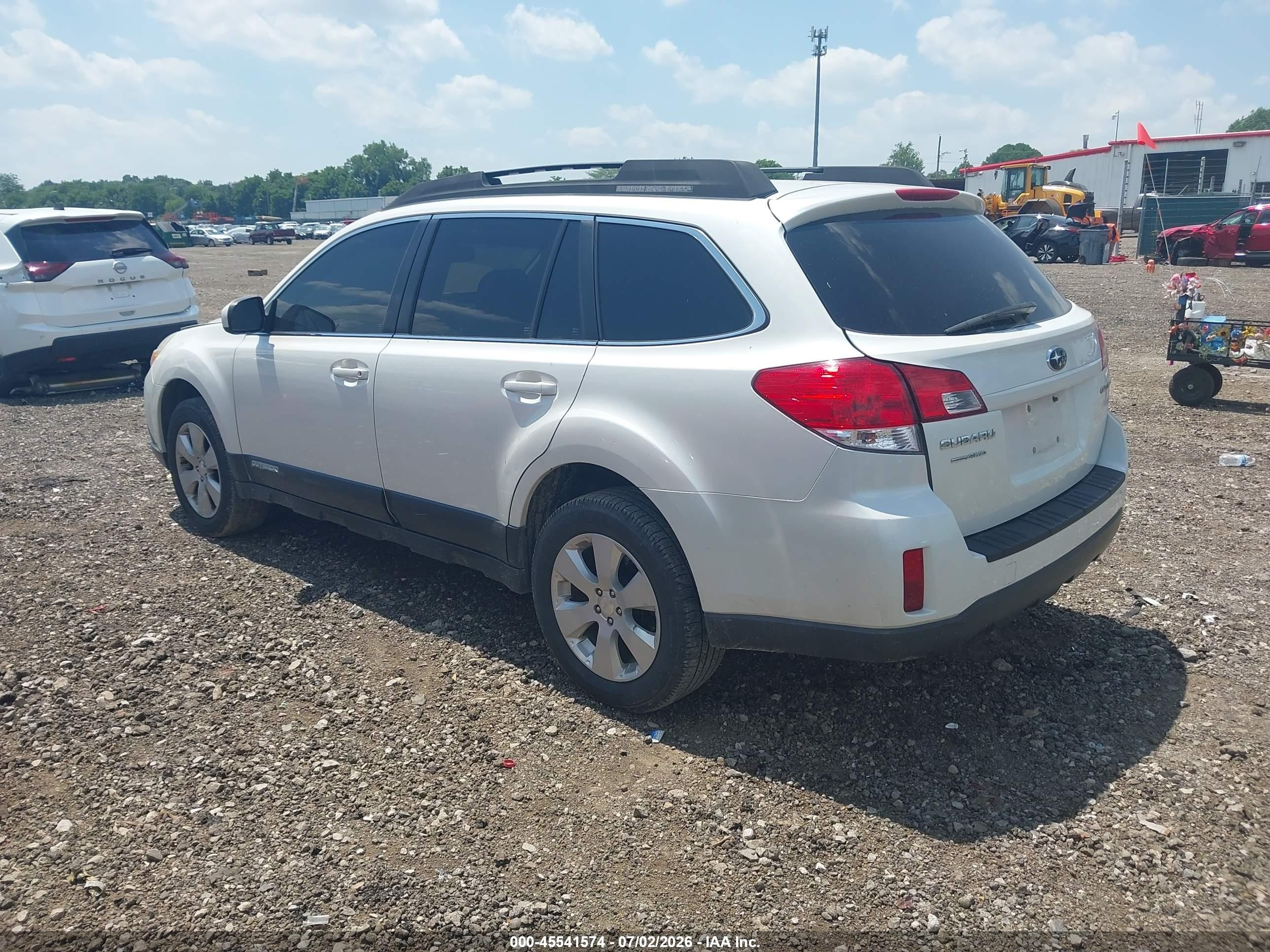 2011 Subaru Outback 2.5i Premium White vin: 4S4BRCCC7B3441031