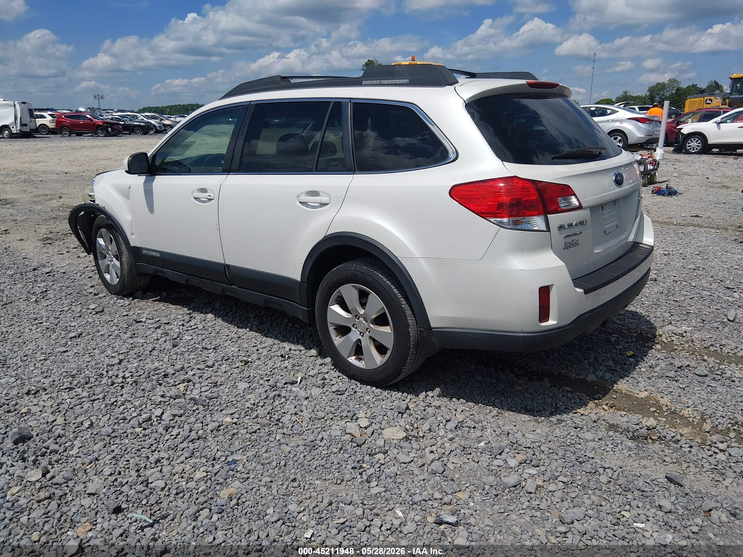 2012 Subaru Outback 2.5i Premium White vin: 4S4BRCCC7C3242904