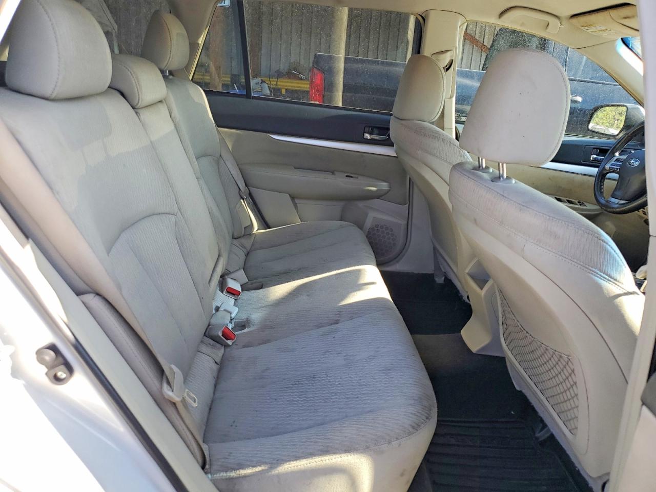 2012 Subaru Outback 2.5i Premium White vin: 4S4BRCCC7C3301188