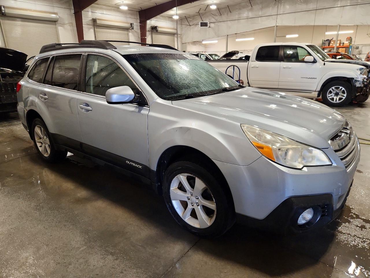 2013 Subaru Outback 2.5i Premium Silver vin: 4S4BRCCC7D3254701