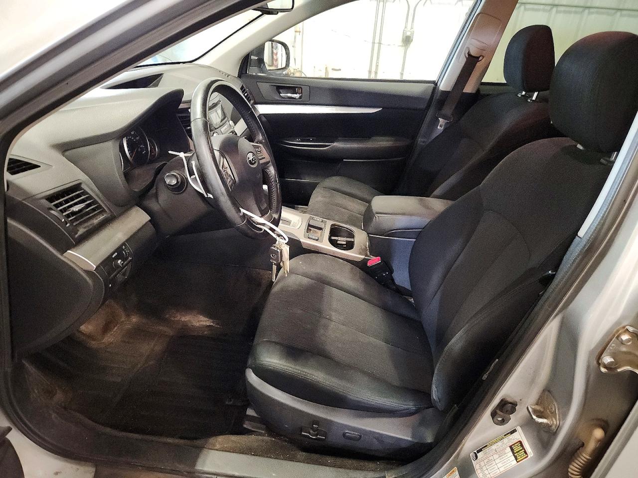 2013 Subaru Outback 2.5i Premium Silver vin: 4S4BRCCC7D3254701