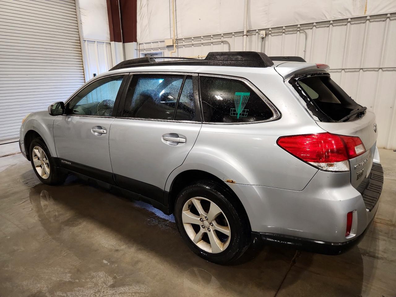 2013 Subaru Outback 2.5i Premium Silver vin: 4S4BRCCC7D3254701