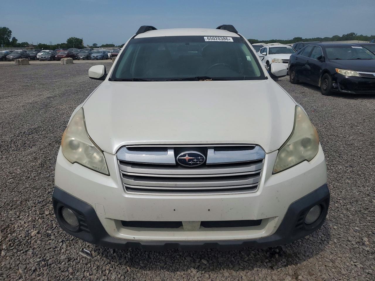 2014 Subaru Outback 2.5i Premium White vin: 4S4BRCCC7E3246308