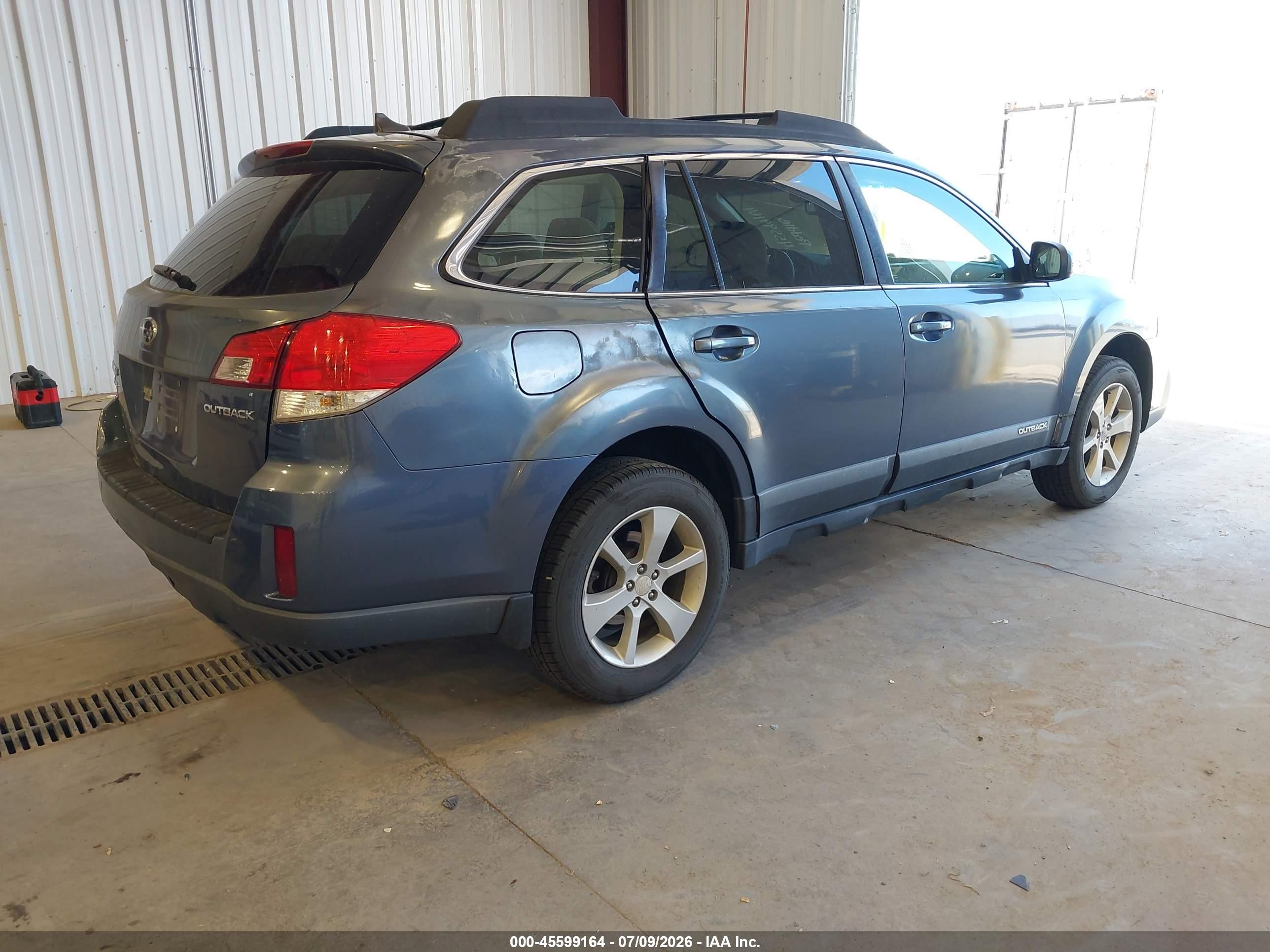 2014 Subaru Outback 2.5i Premium Gray vin: 4S4BRCCC7E3252657