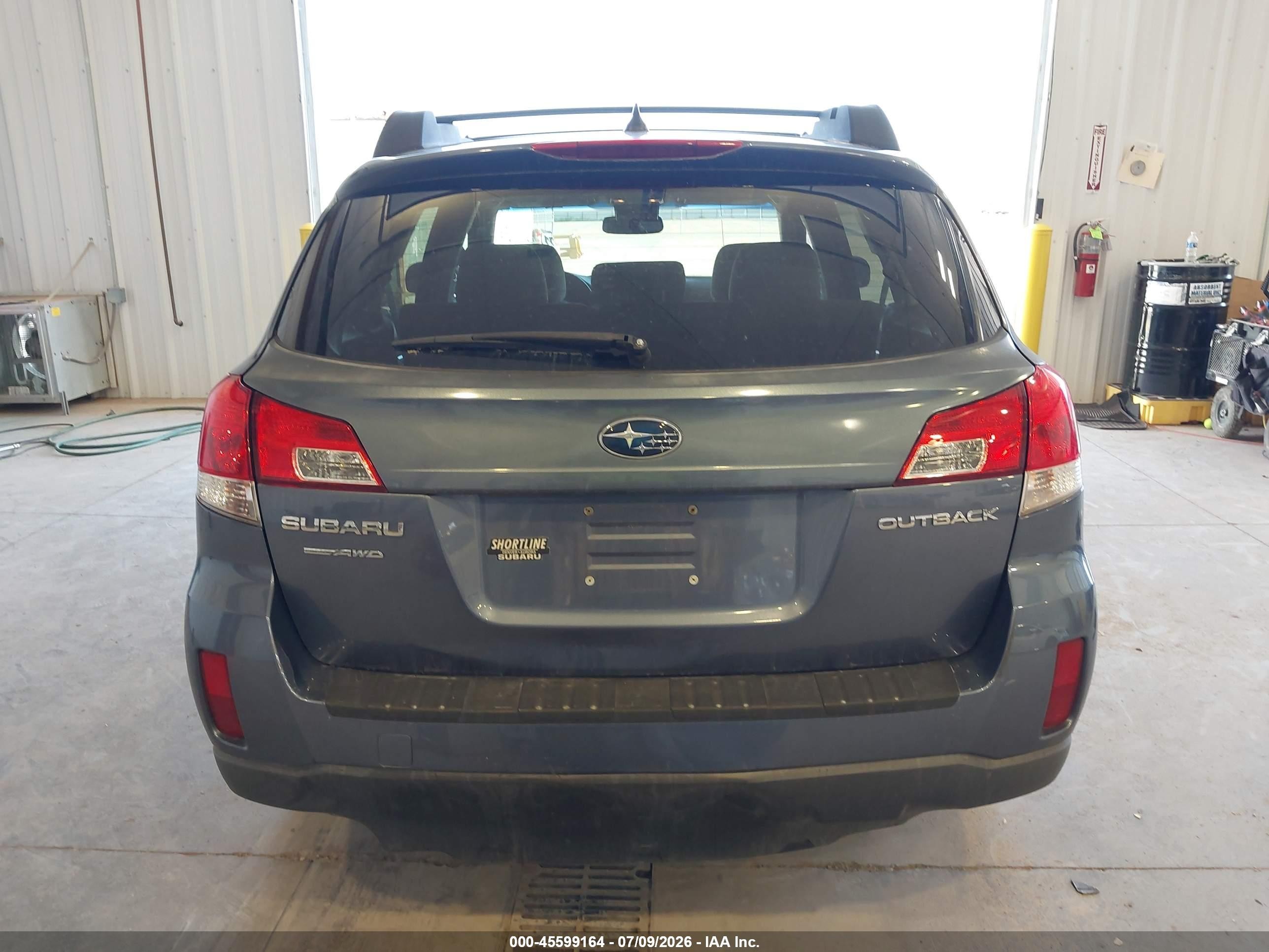 2014 Subaru Outback 2.5i Premium Gray vin: 4S4BRCCC7E3252657