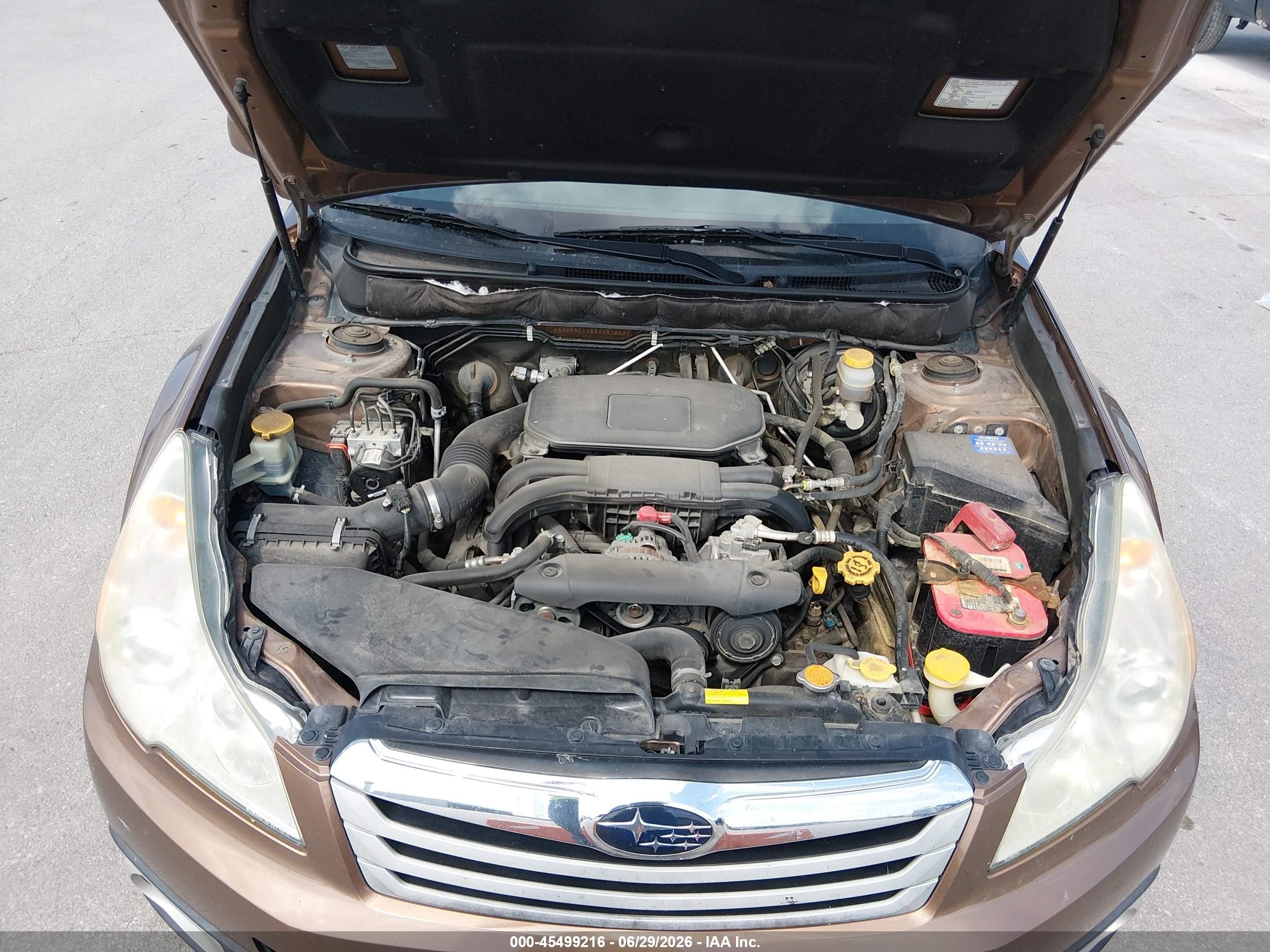 2011 Subaru Outback 2.5i Premium Burgundy vin: 4S4BRCCC8B3351323