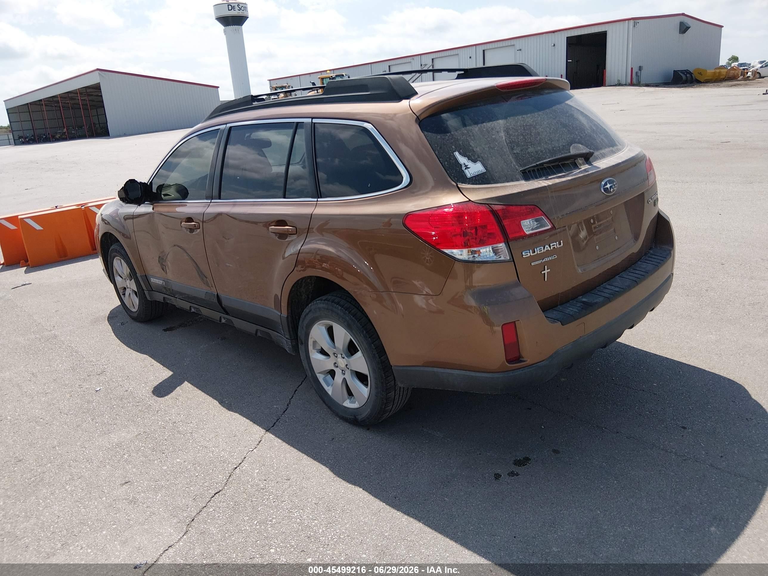 2011 Subaru Outback 2.5i Premium Burgundy vin: 4S4BRCCC8B3351323