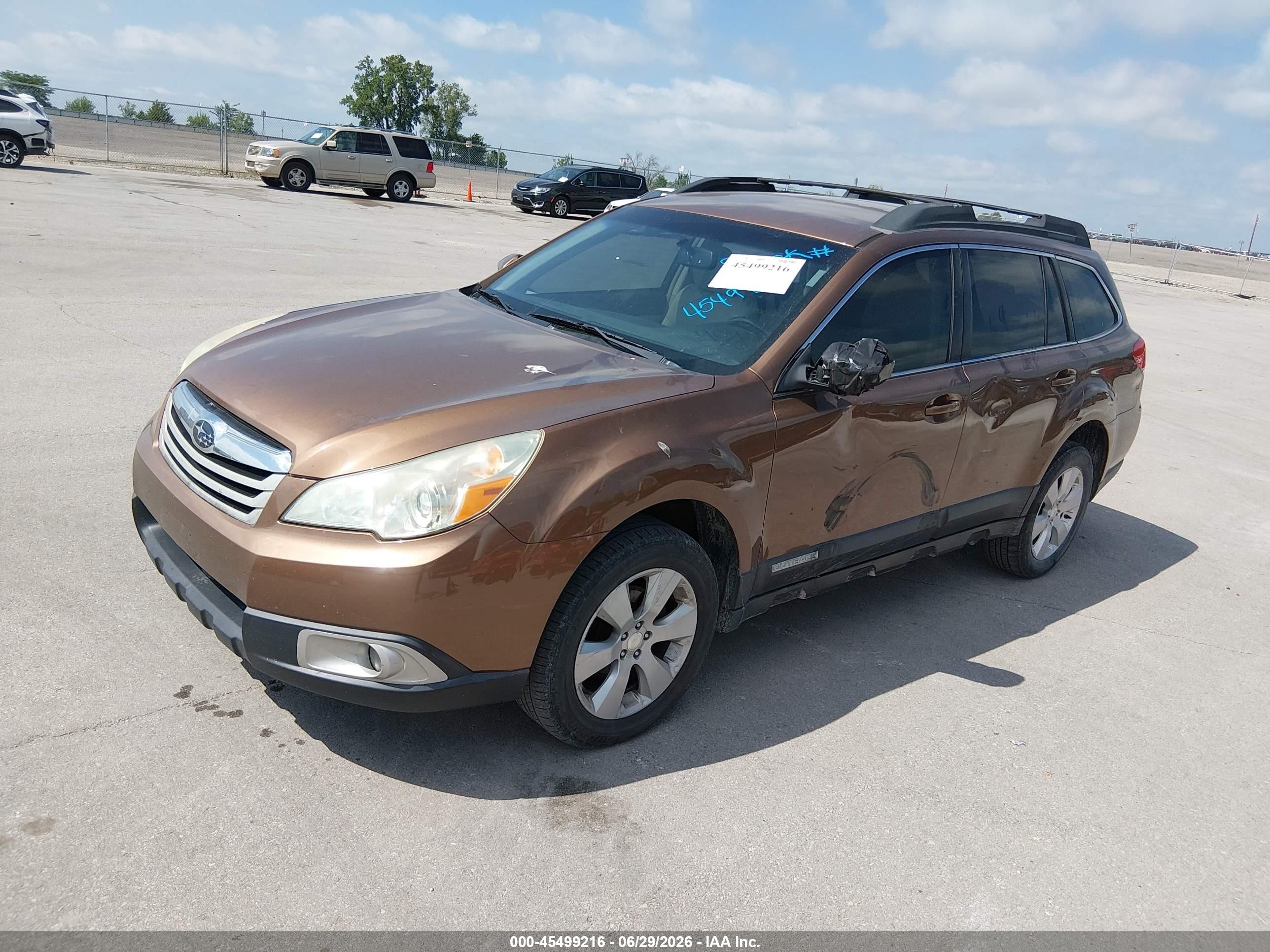 2011 Subaru Outback 2.5i Premium Burgundy vin: 4S4BRCCC8B3351323