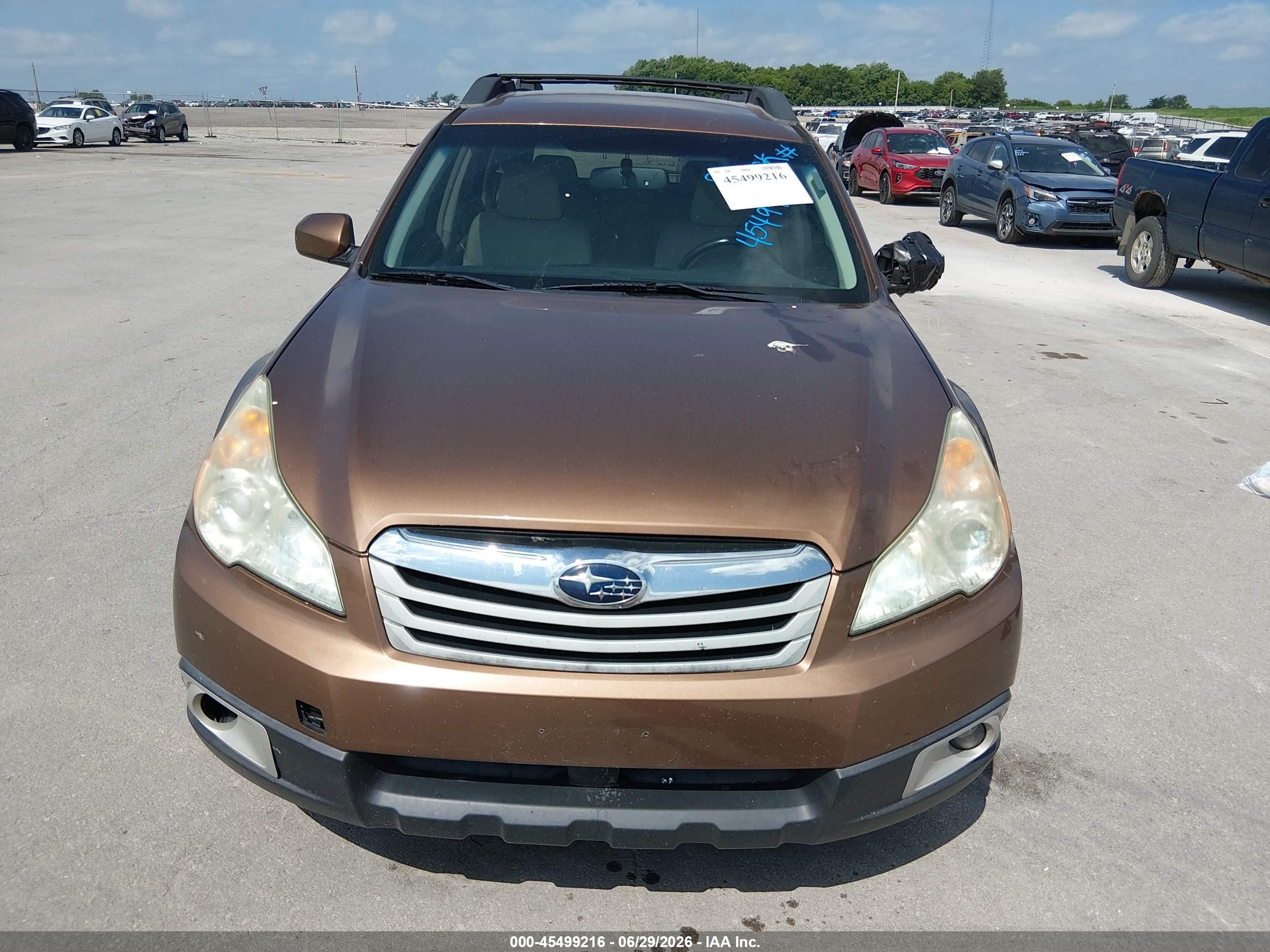 2011 Subaru Outback 2.5i Premium Burgundy vin: 4S4BRCCC8B3351323