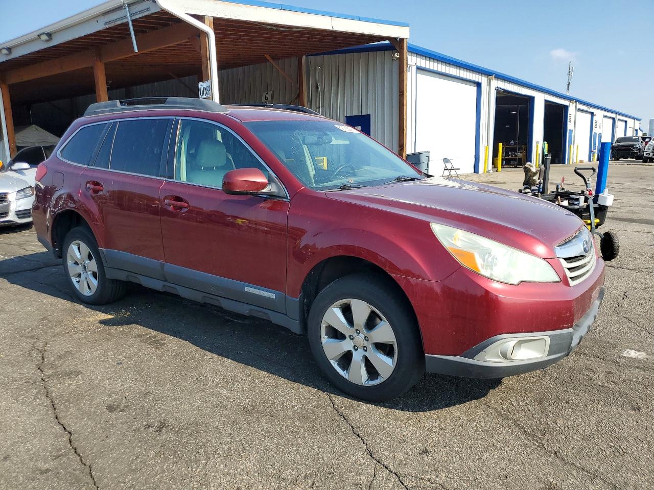 2011 Subaru Outback 2.5i Premium Burgundy vin: 4S4BRCCC8B3381440