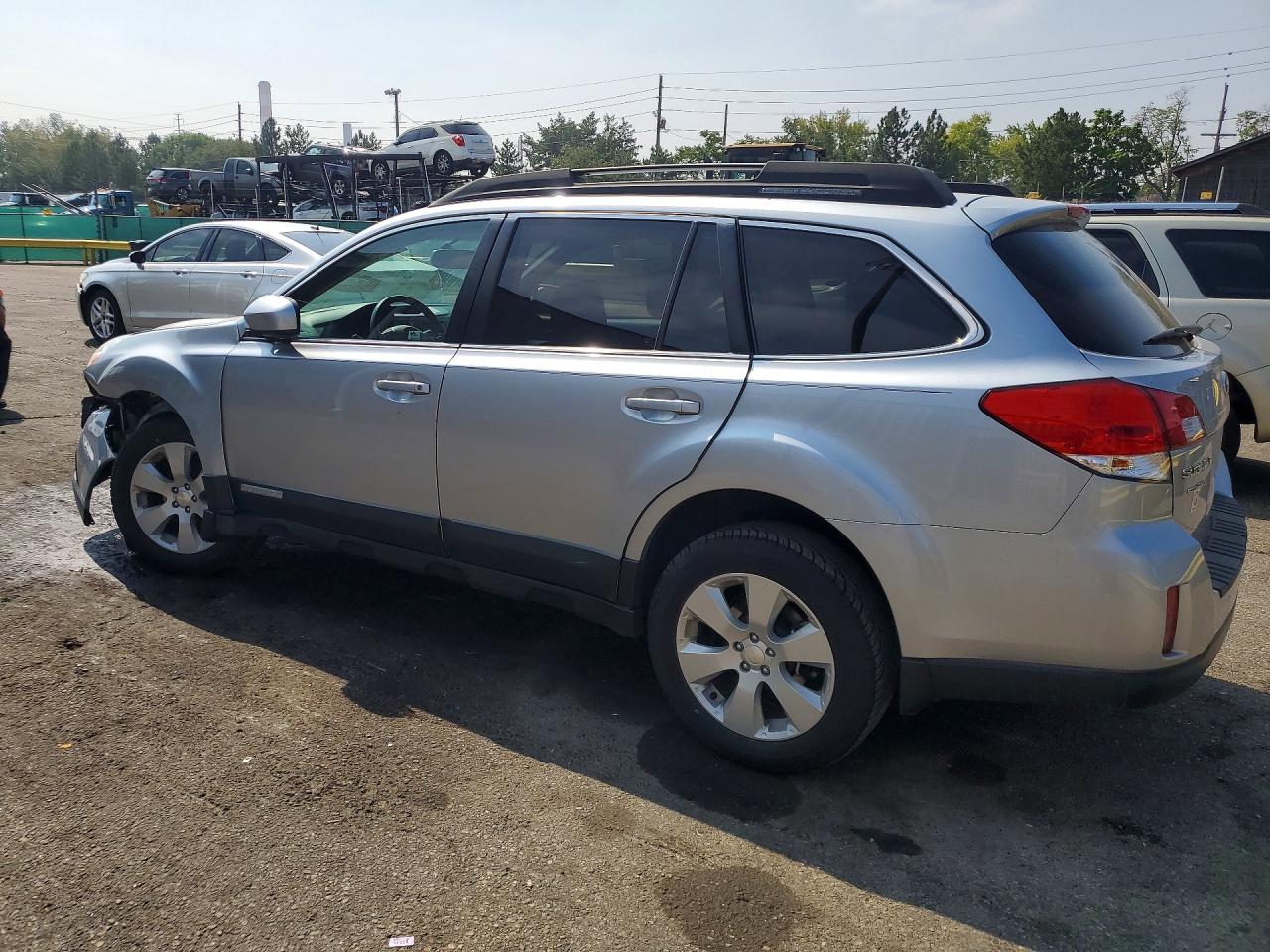 2012 Subaru Outback 2.5i Premium Silver vin: 4S4BRCCC8C3257475