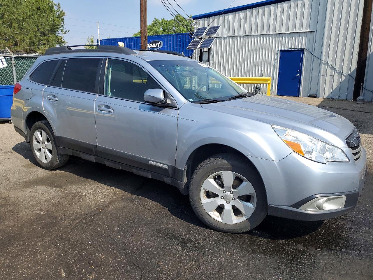 2012 Subaru Outback 2.5i Premium Silver vin: 4S4BRCCC8C3257475