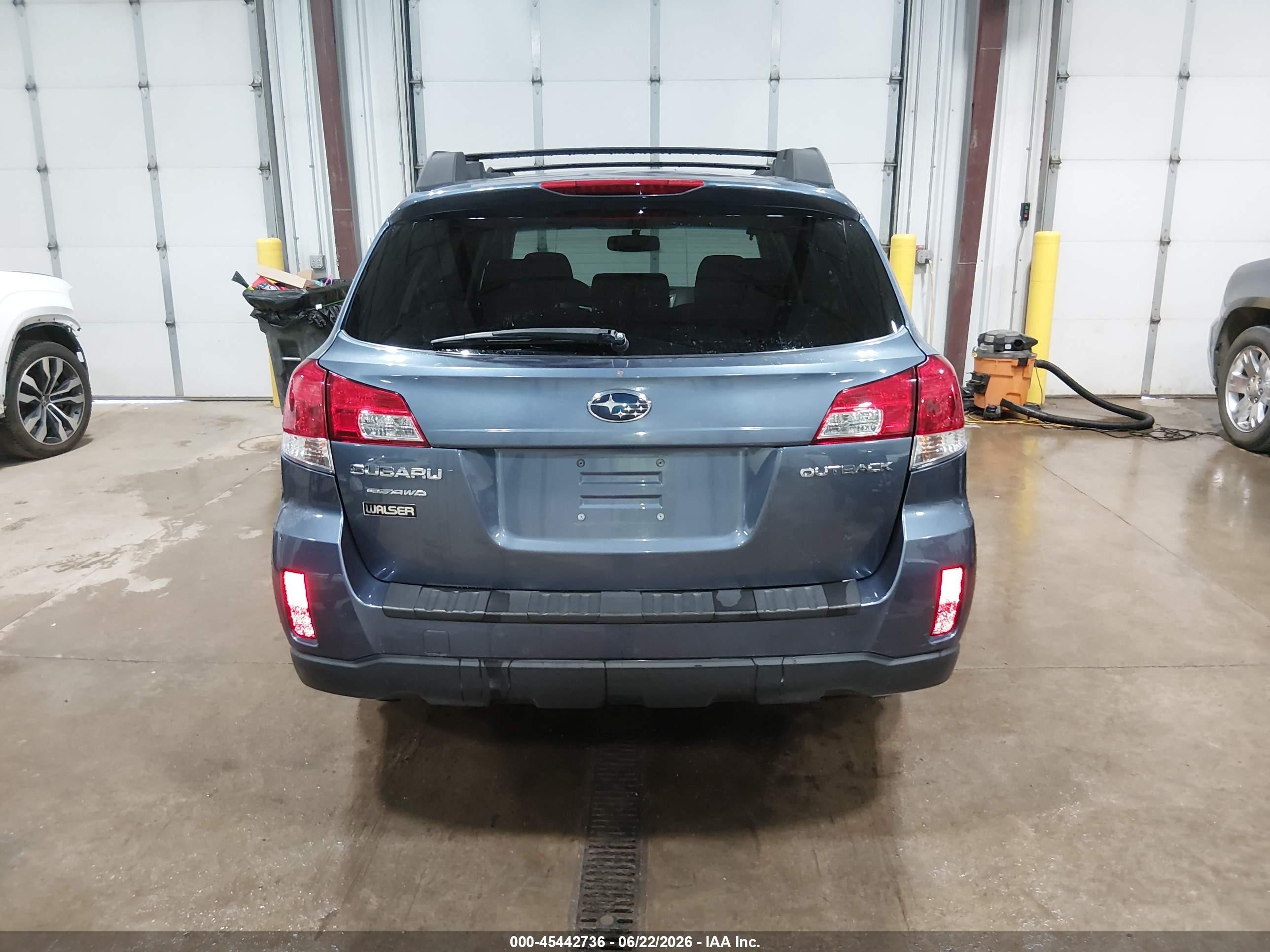 2013 Subaru Outback 2.5i Premium Синий vin: 4S4BRCCC8D3255095