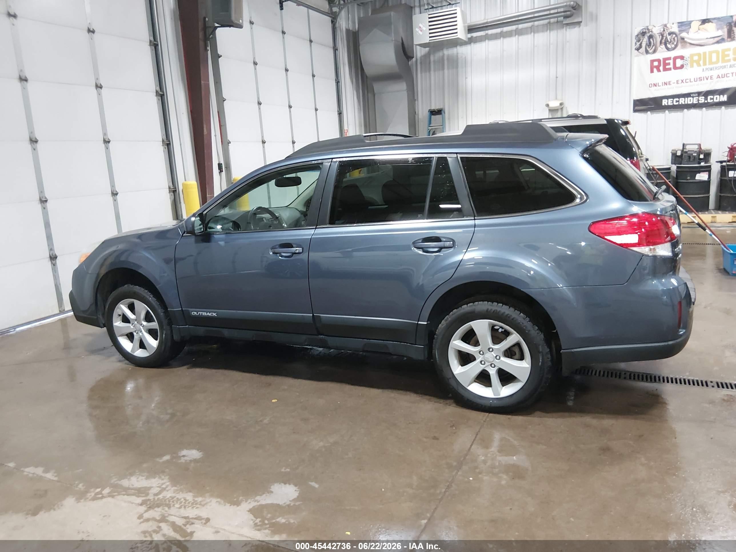 2013 Subaru Outback 2.5i Premium Синий vin: 4S4BRCCC8D3255095