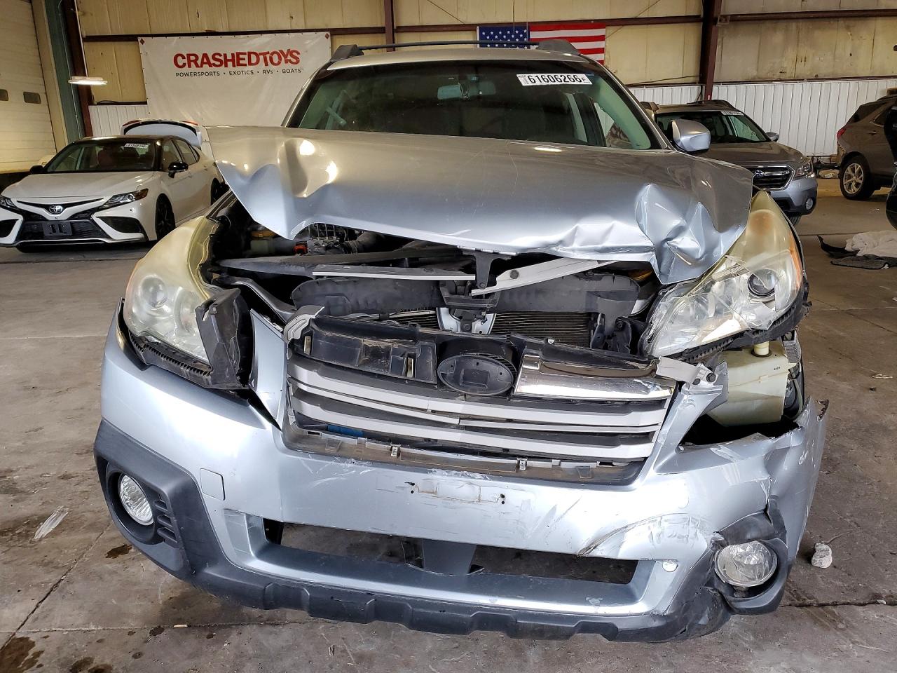 2013 Subaru Outback 2.5i Premium Silver vin: 4S4BRCCC8D3295368