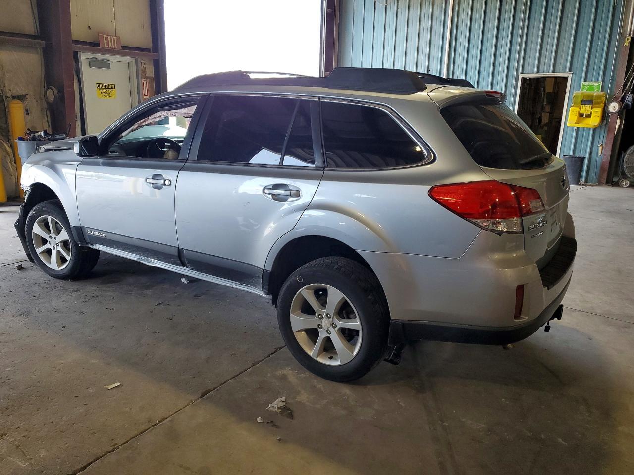 2013 Subaru Outback 2.5i Premium Silver vin: 4S4BRCCC8D3295368