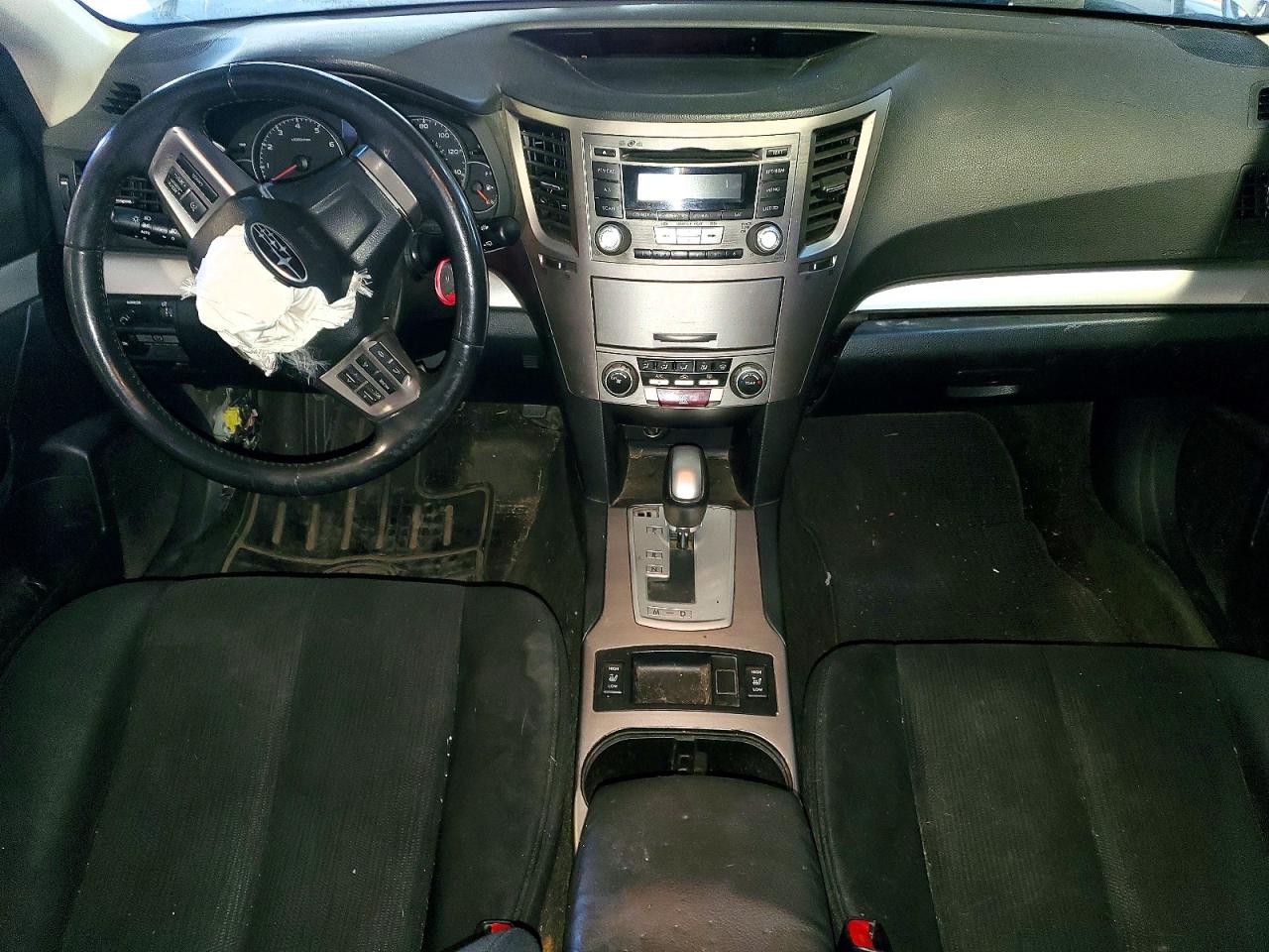 2013 Subaru Outback 2.5i Premium Silver vin: 4S4BRCCC8D3295368