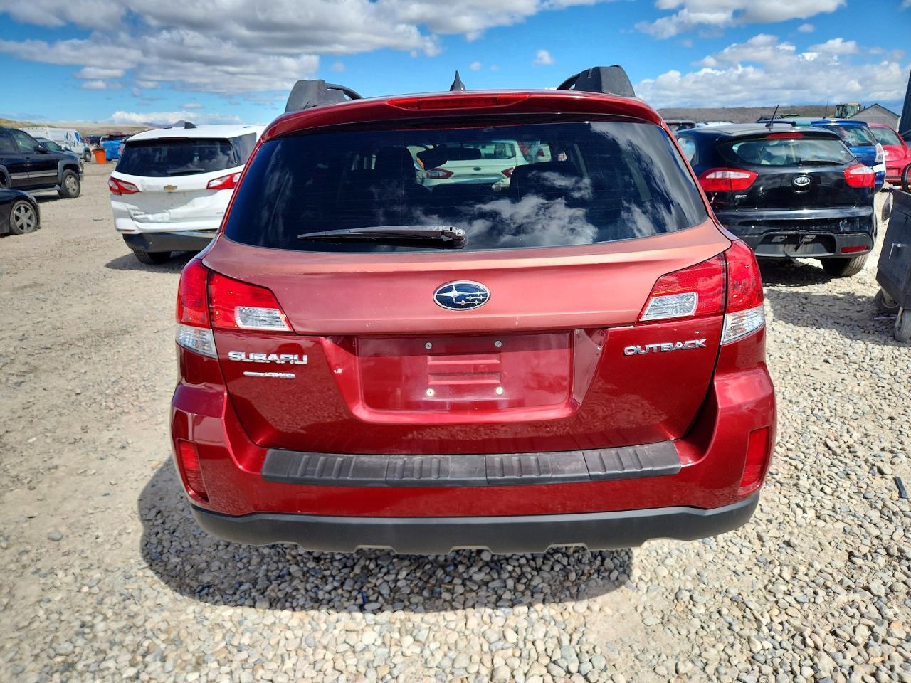 2014 Subaru Outback 2.5i Premium Red vin: 4S4BRCCC8E3253025