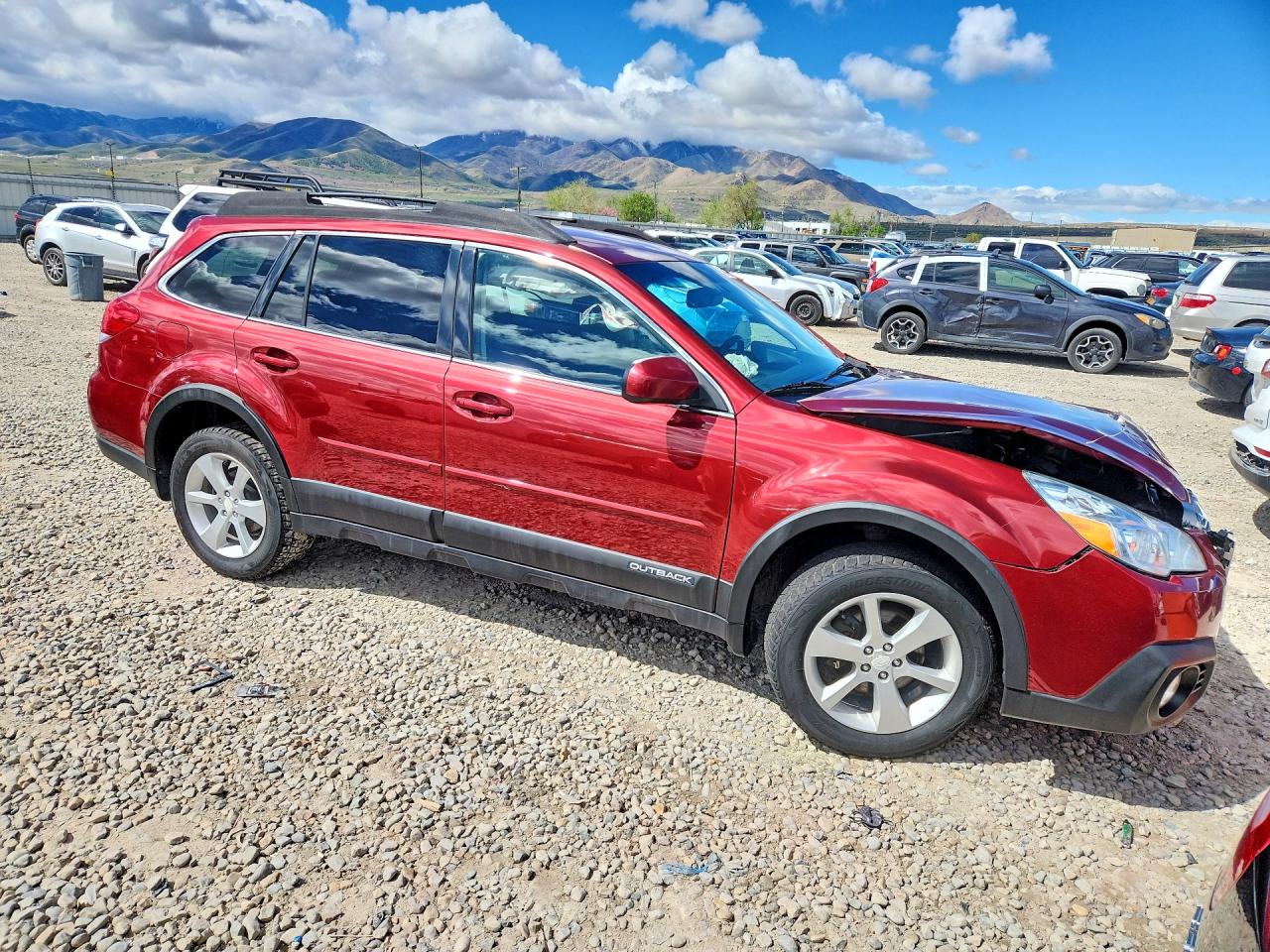 2014 Subaru Outback 2.5i Premium Red vin: 4S4BRCCC8E3253025