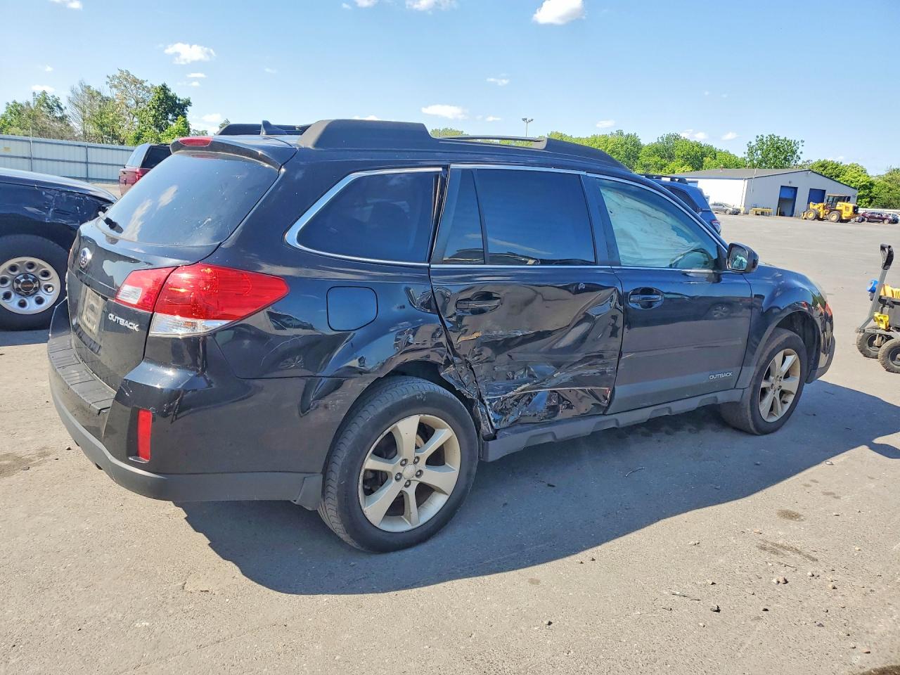 2014 Subaru Outback 2.5i Premium Black vin: 4S4BRCCC8E3256376