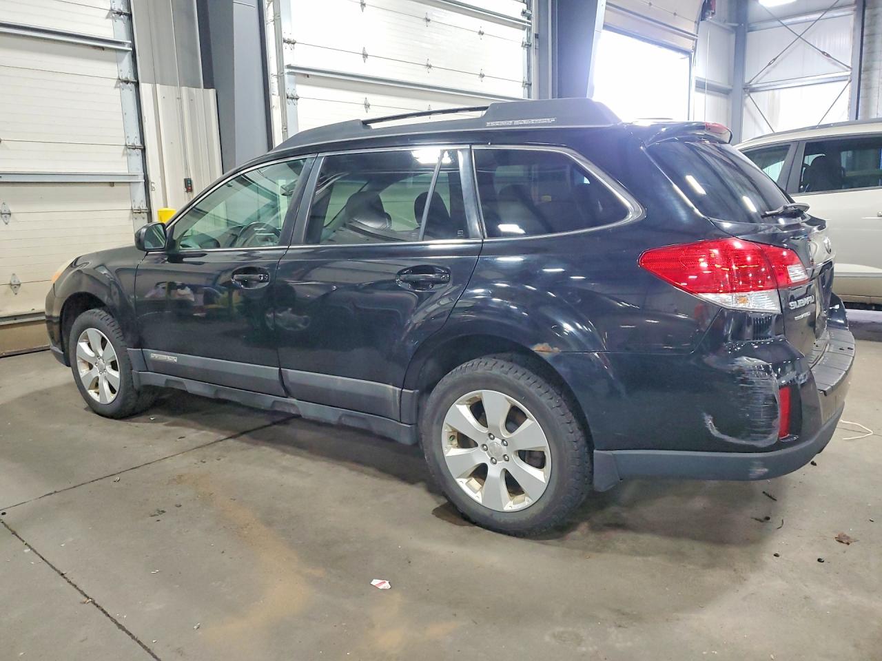 2011 Subaru Outback 2.5i Premium Черный vin: 4S4BRCCC9B3310313