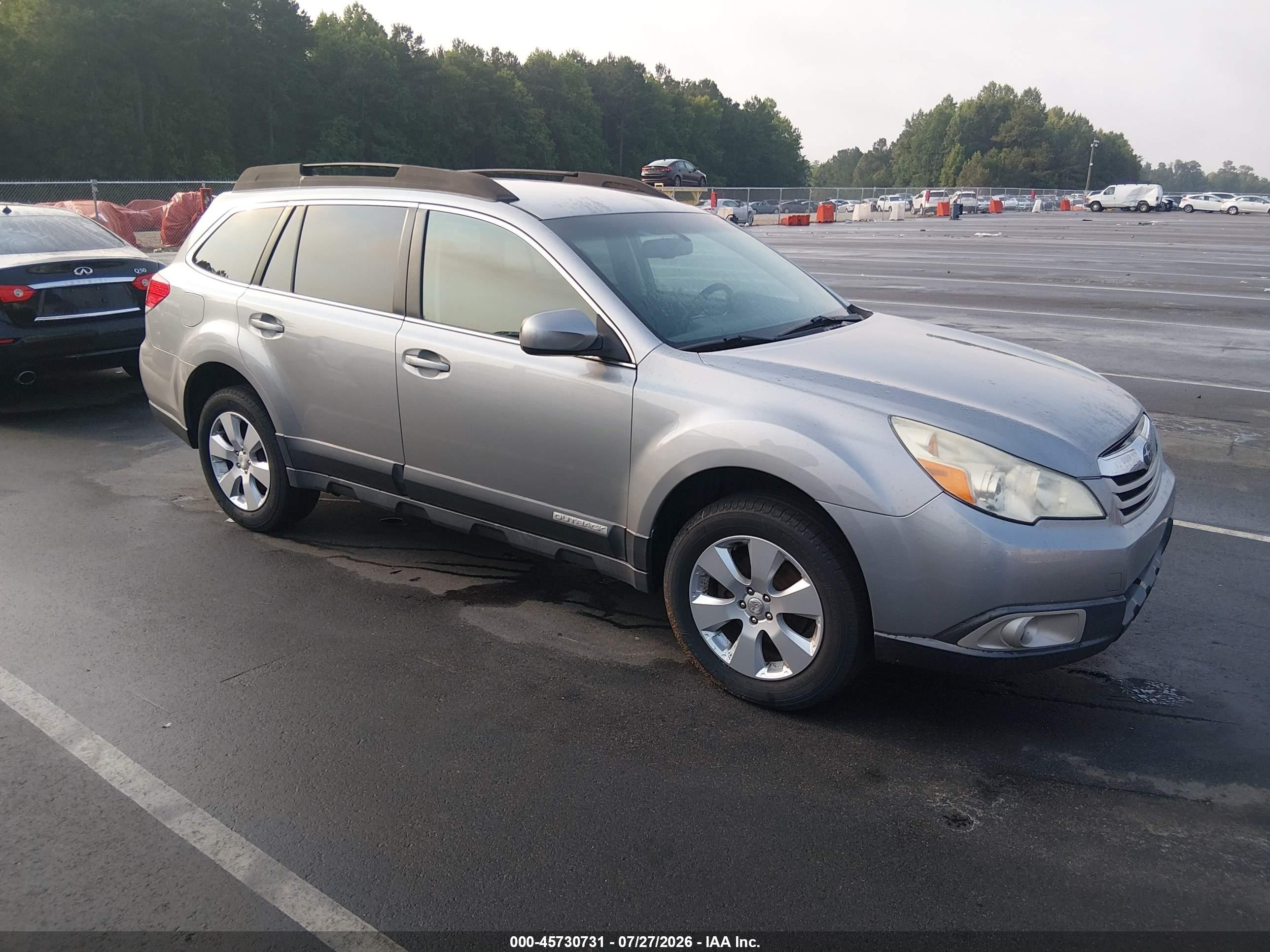 2011 Subaru Outback 2.5i Premium Silver vin: 4S4BRCCC9B3326477
