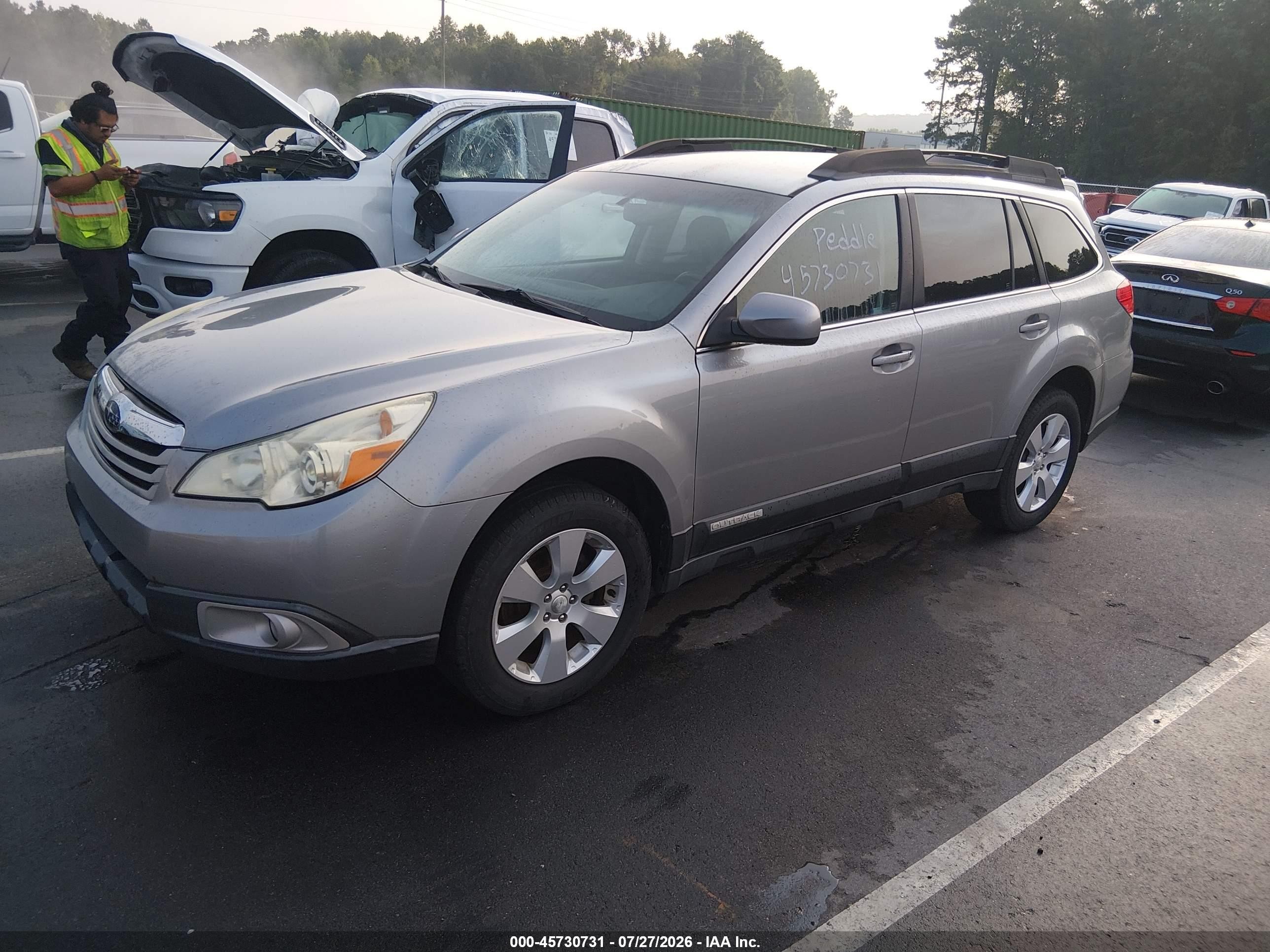 2011 Subaru Outback 2.5i Premium Silver vin: 4S4BRCCC9B3326477