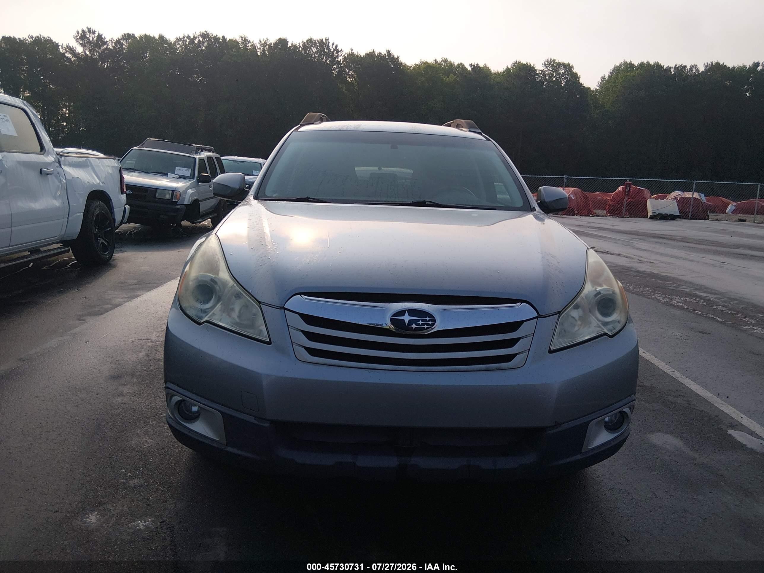 2011 Subaru Outback 2.5i Premium Silver vin: 4S4BRCCC9B3326477