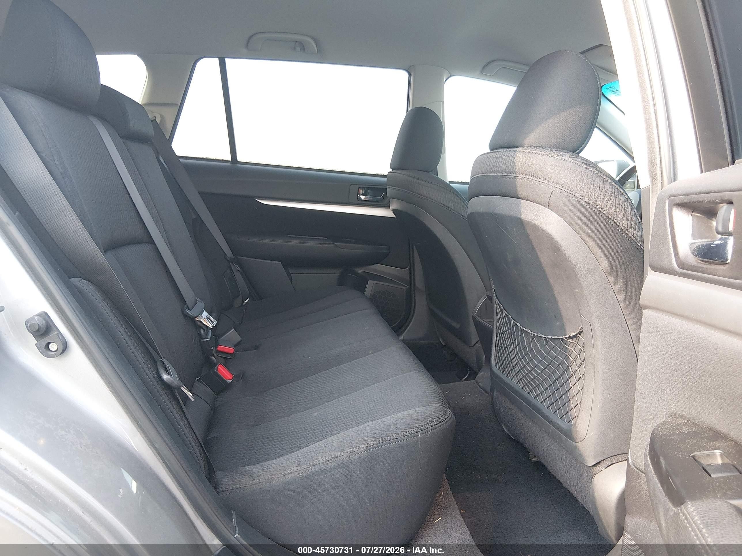 2011 Subaru Outback 2.5i Premium Silver vin: 4S4BRCCC9B3326477