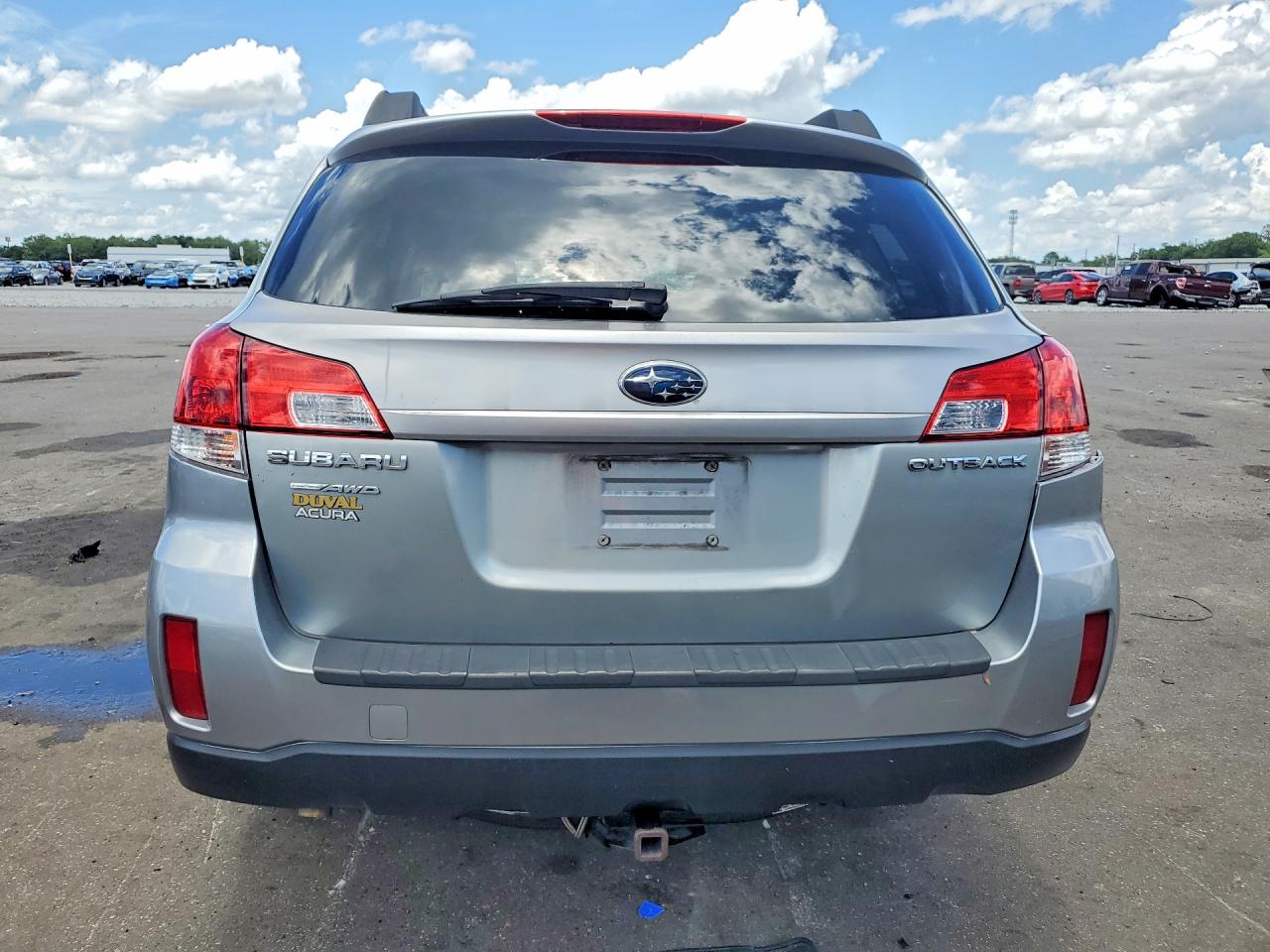 2011 Subaru Outback 2.5i Premium Silver vin: 4S4BRCCC9B3374013