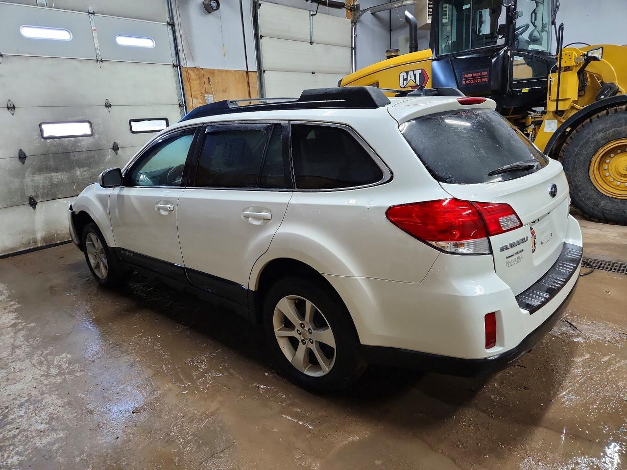 2014 Subaru Outback 2.5i Premium Белый vin: 4S4BRCCC9E3203105