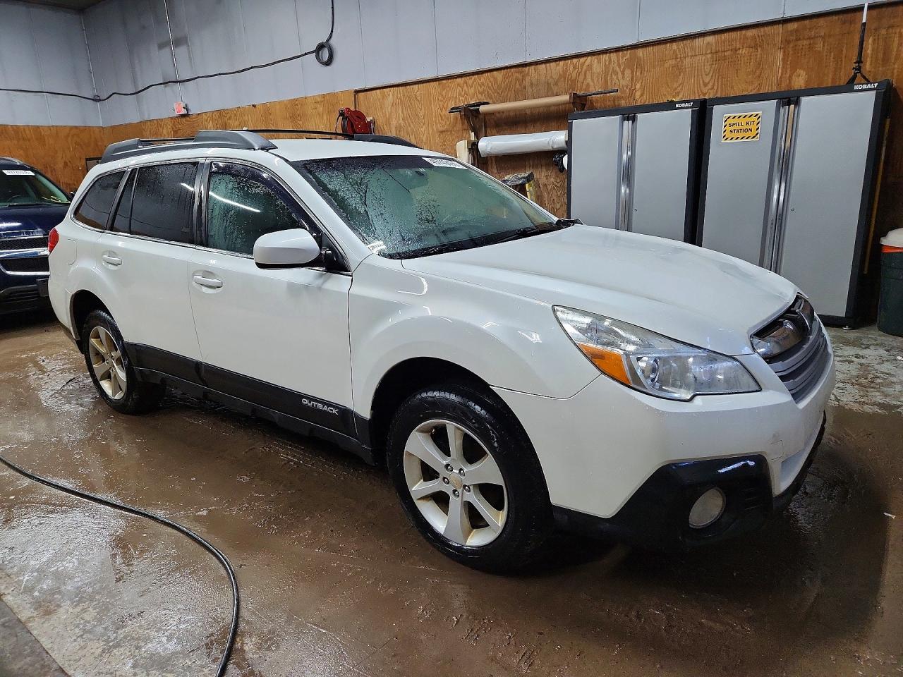 2014 Subaru Outback 2.5i Premium Белый vin: 4S4BRCCC9E3203105