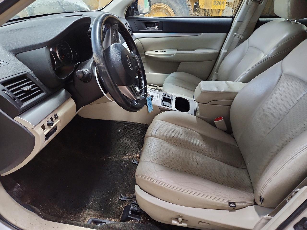 2014 Subaru Outback 2.5i Premium Белый vin: 4S4BRCCC9E3203105