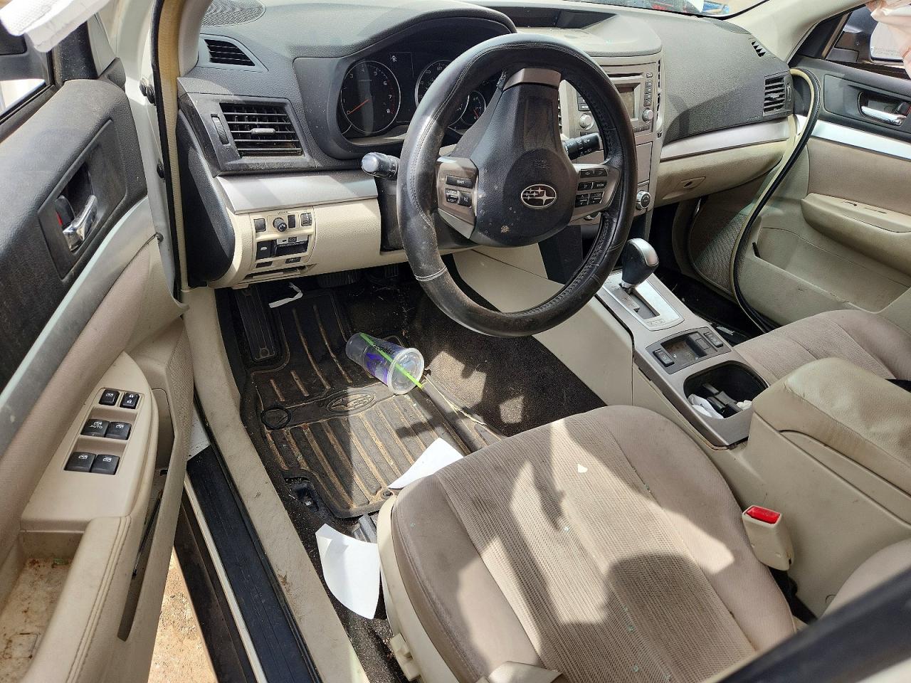2014 Subaru Outback 2.5i Premium White vin: 4S4BRCCC9E3220017