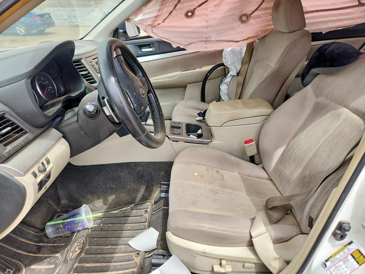 2014 Subaru Outback 2.5i Premium White vin: 4S4BRCCC9E3220017
