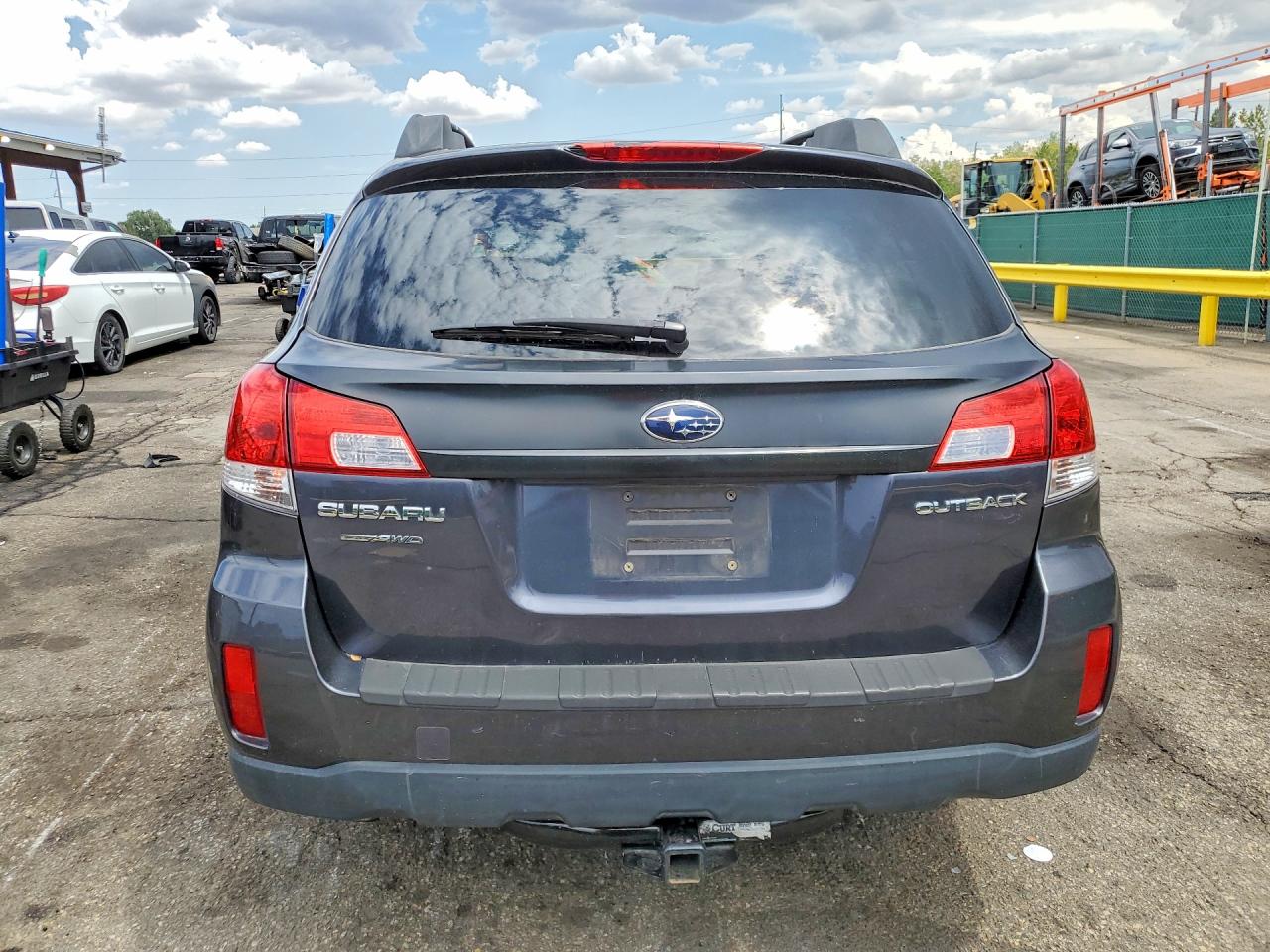 2010 Subaru Outback 2.5i Premium Gray vin: 4S4BRCCCXA3333209