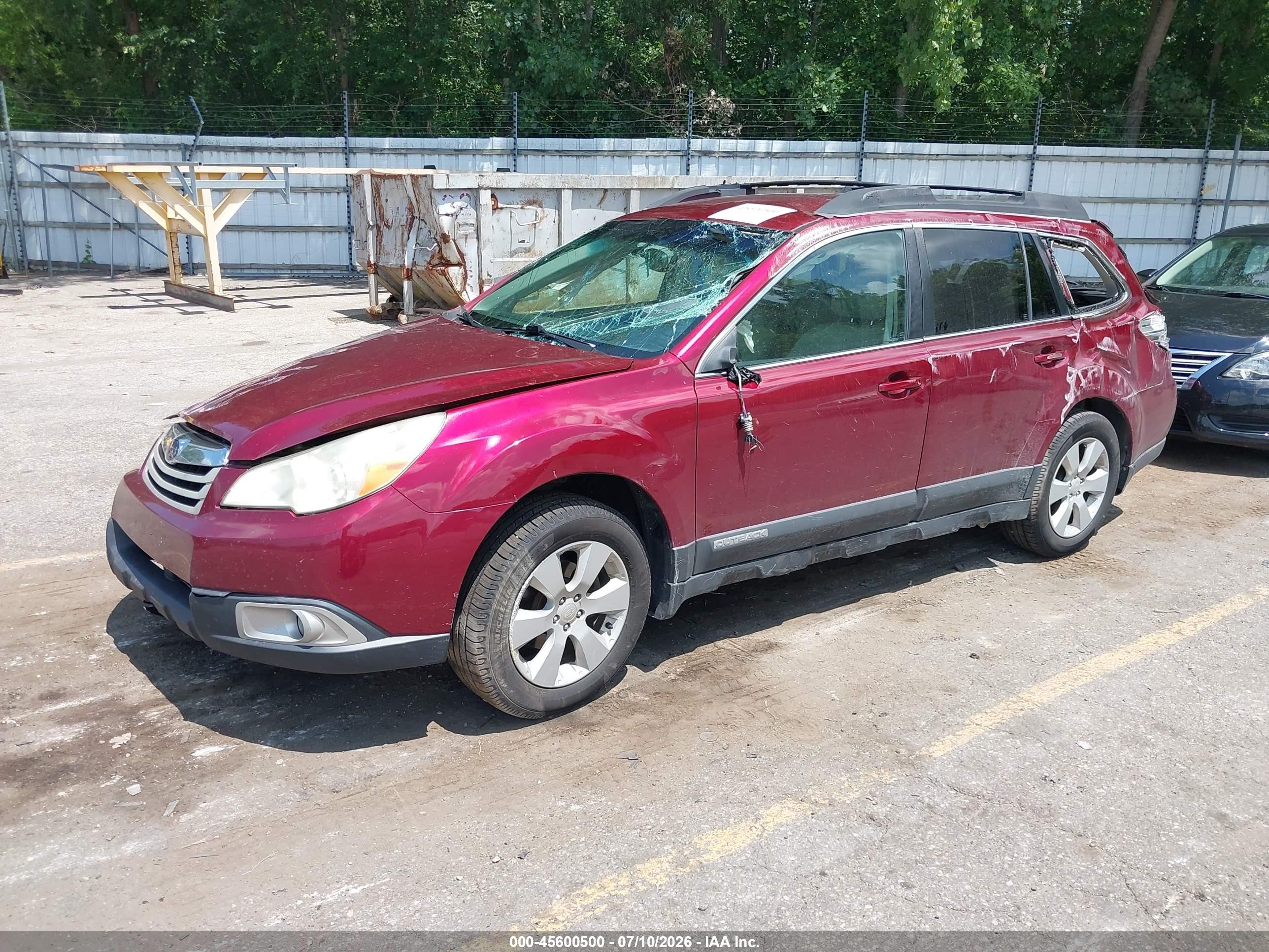 2011 Subaru Outback 2.5i Premium Burgundy vin: 4S4BRCCCXB3373078