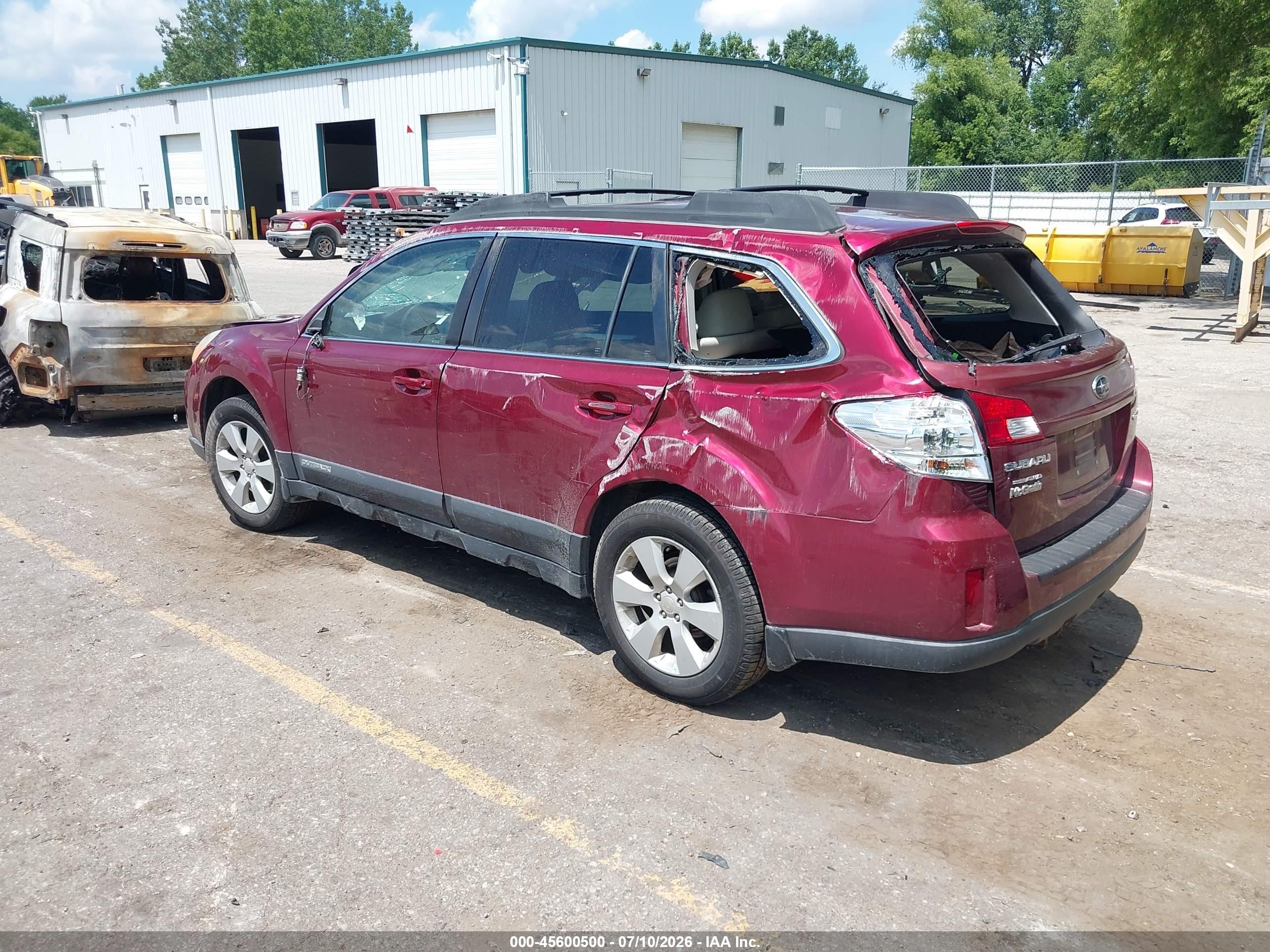2011 Subaru Outback 2.5i Premium Burgundy vin: 4S4BRCCCXB3373078