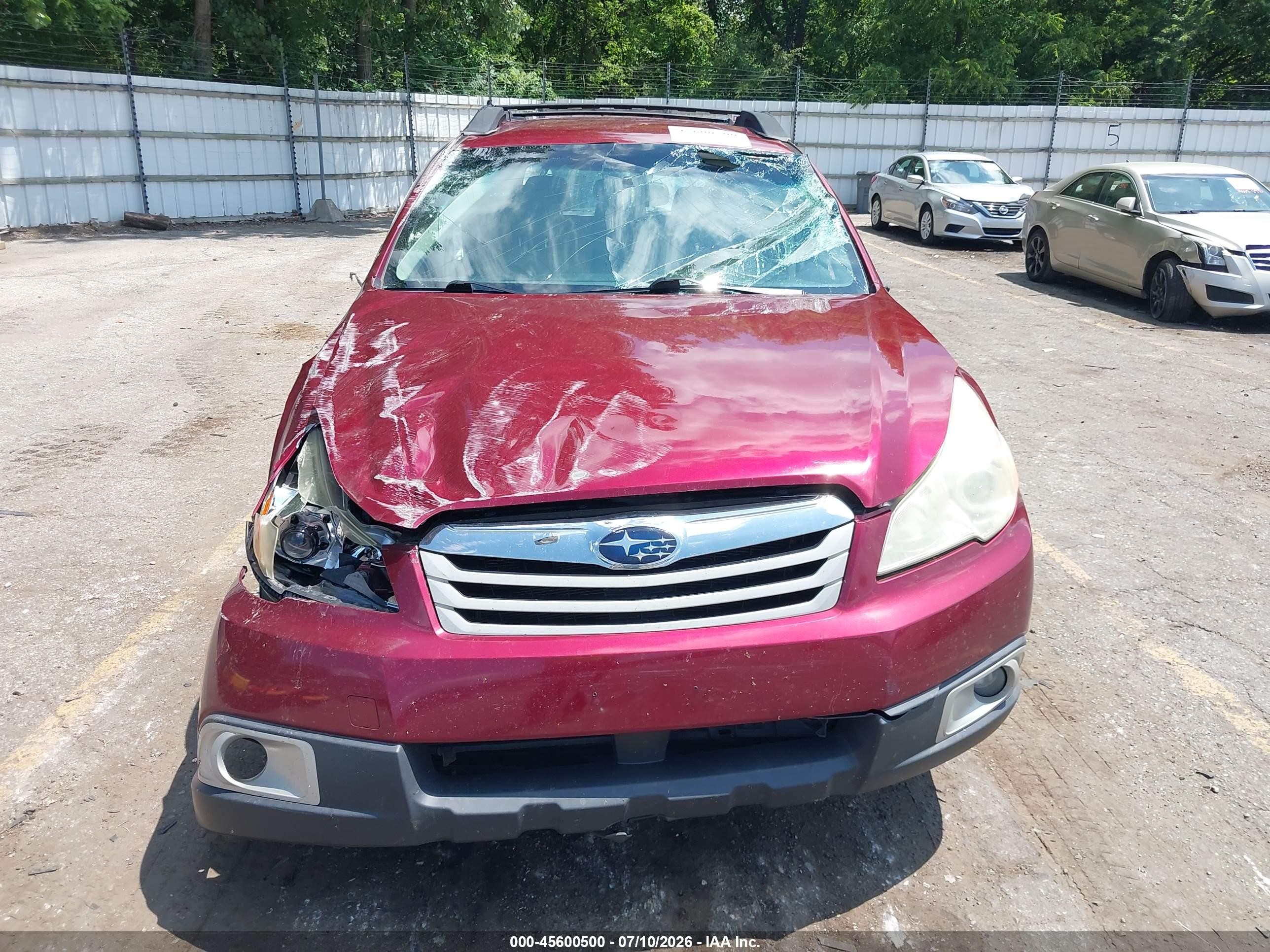 2011 Subaru Outback 2.5i Premium Burgundy vin: 4S4BRCCCXB3373078
