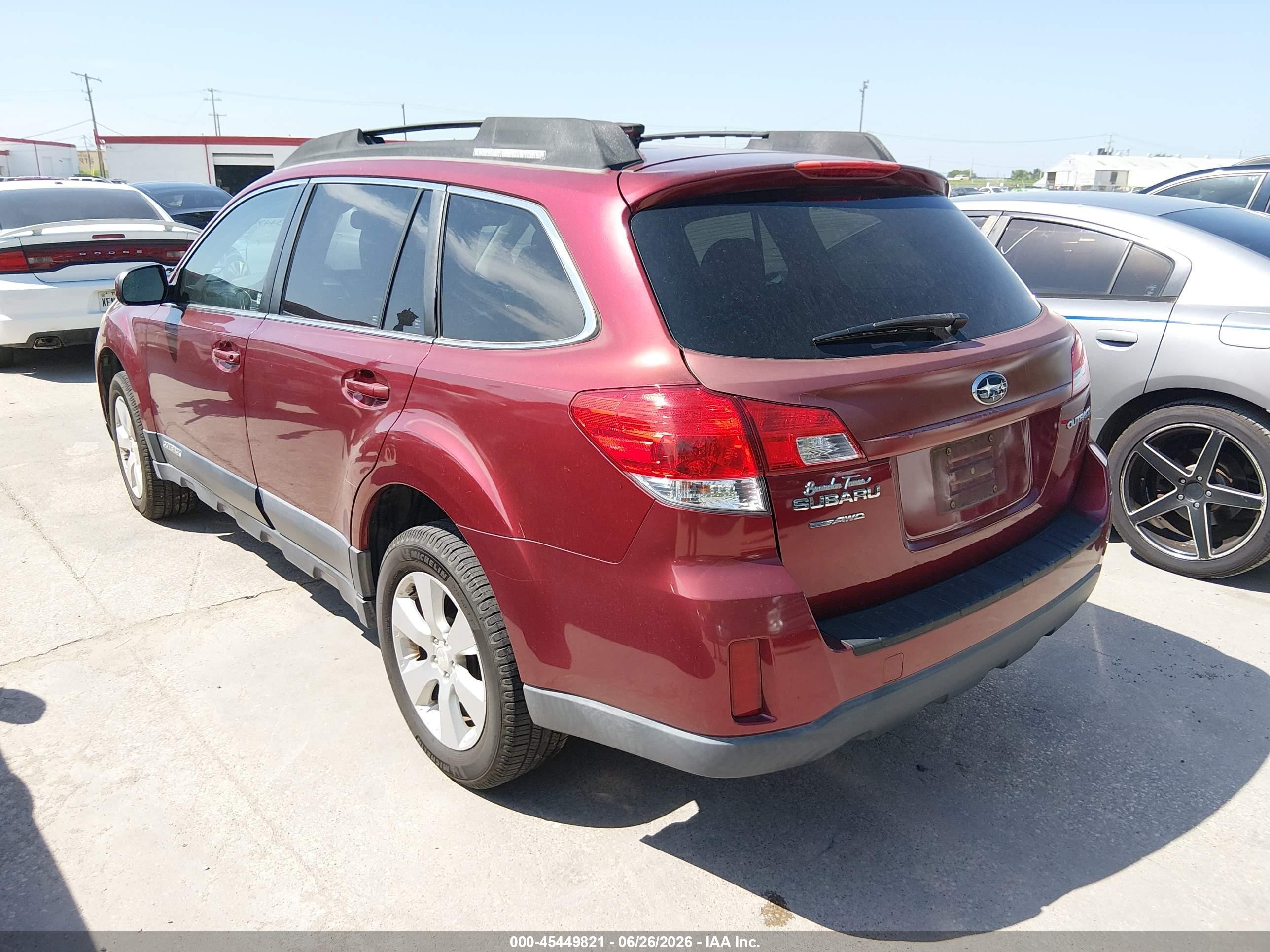 2011 Subaru Outback 2.5i Premium Red vin: 4S4BRCCCXB3385439